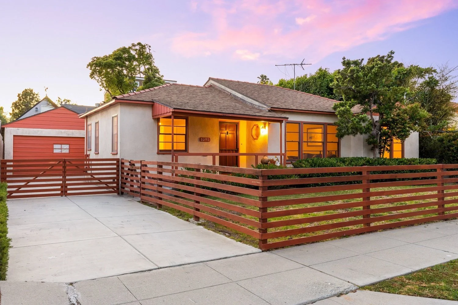 $1,721,000 | 1095 Superba Ave