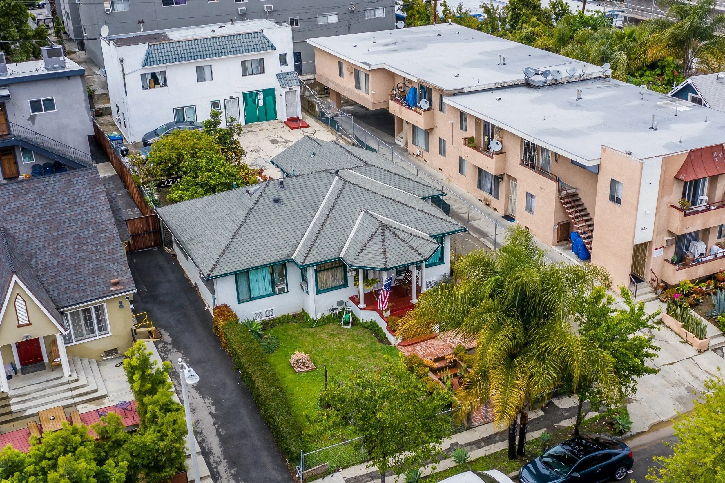 $1,550,000 | 821 N Harvard Blvd