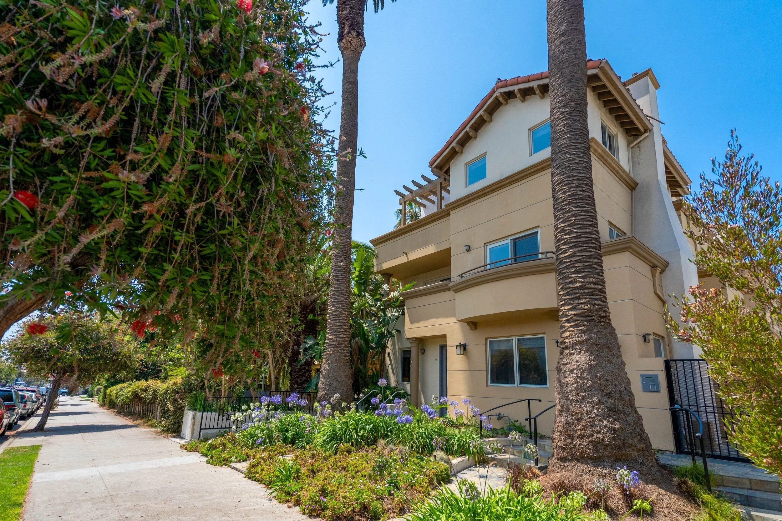 $2,228,888 | 1032 3rd St #104