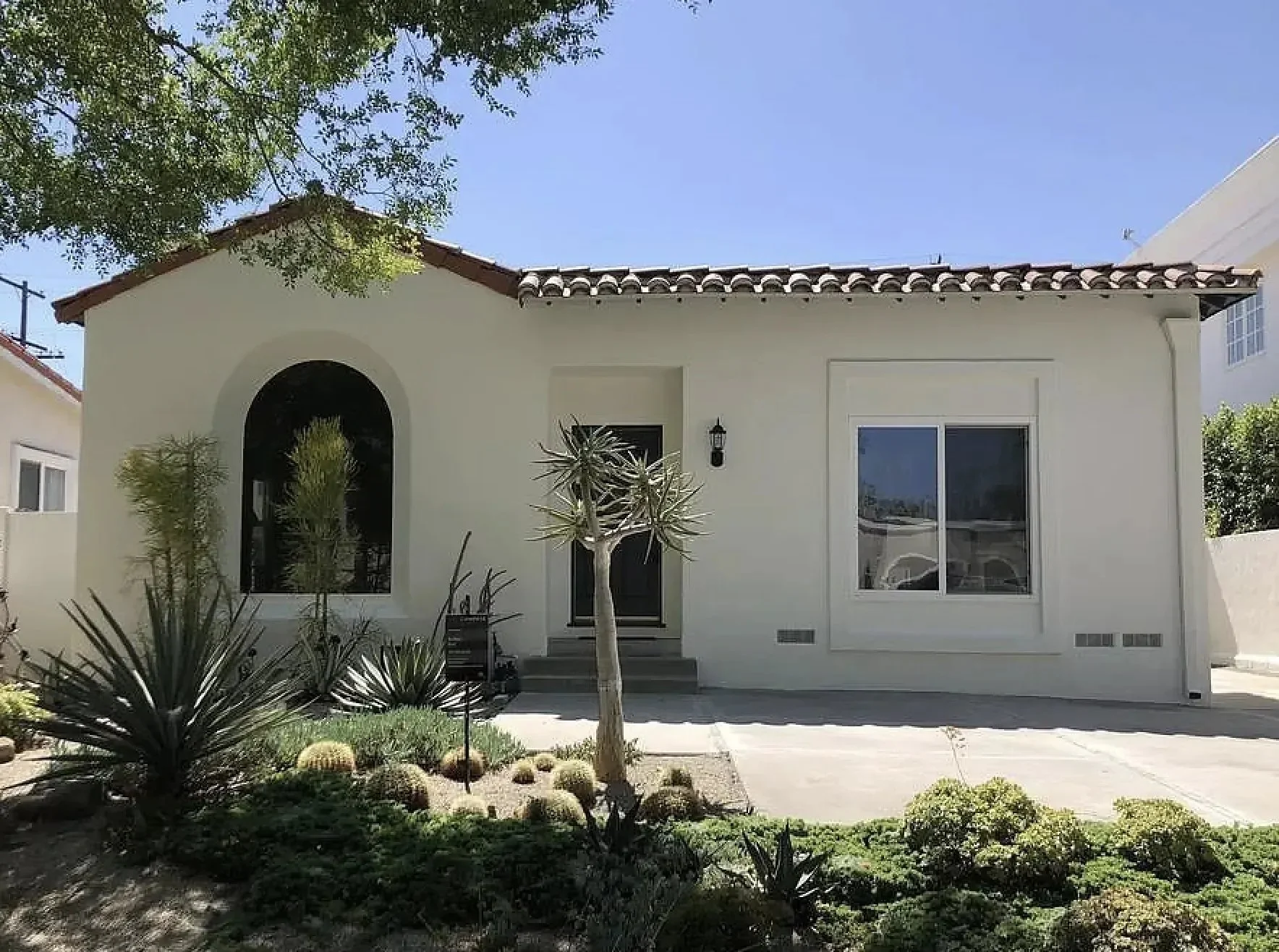 $2,540,000 | 213 S Almont Dr