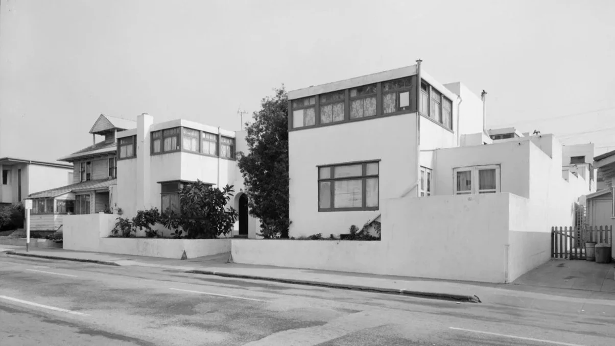 GENERAL_VIEW_FROM_WEST,_UNIT_-1(RIGHT),_UNIT_-_3_(LEFT)_-_Horatio_West_Court_Apartments,_140_Hollister_Street,_Santa_Monica,_Los_Angeles_County,_CA_HABS_CAL,19-SANMO,1-1.tif.jpg