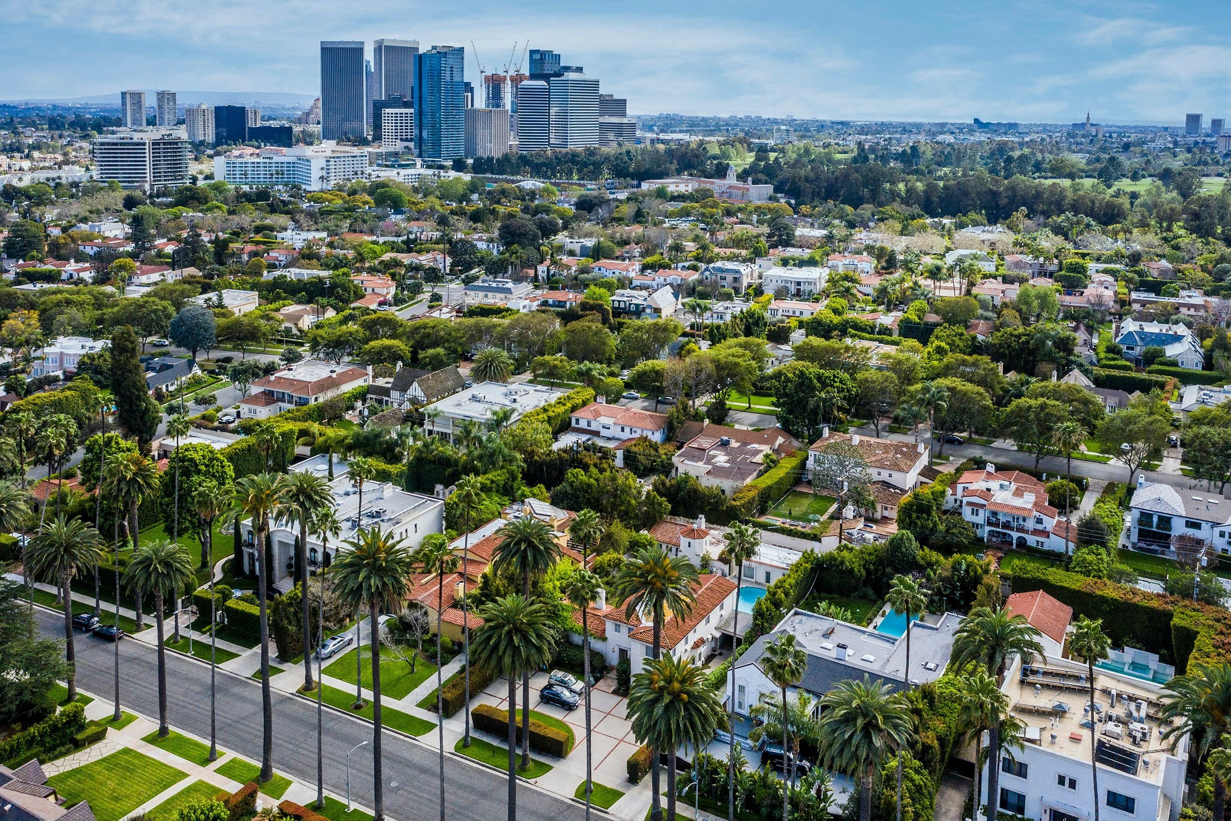 $6,750,000 | 709 N Bedford Dr