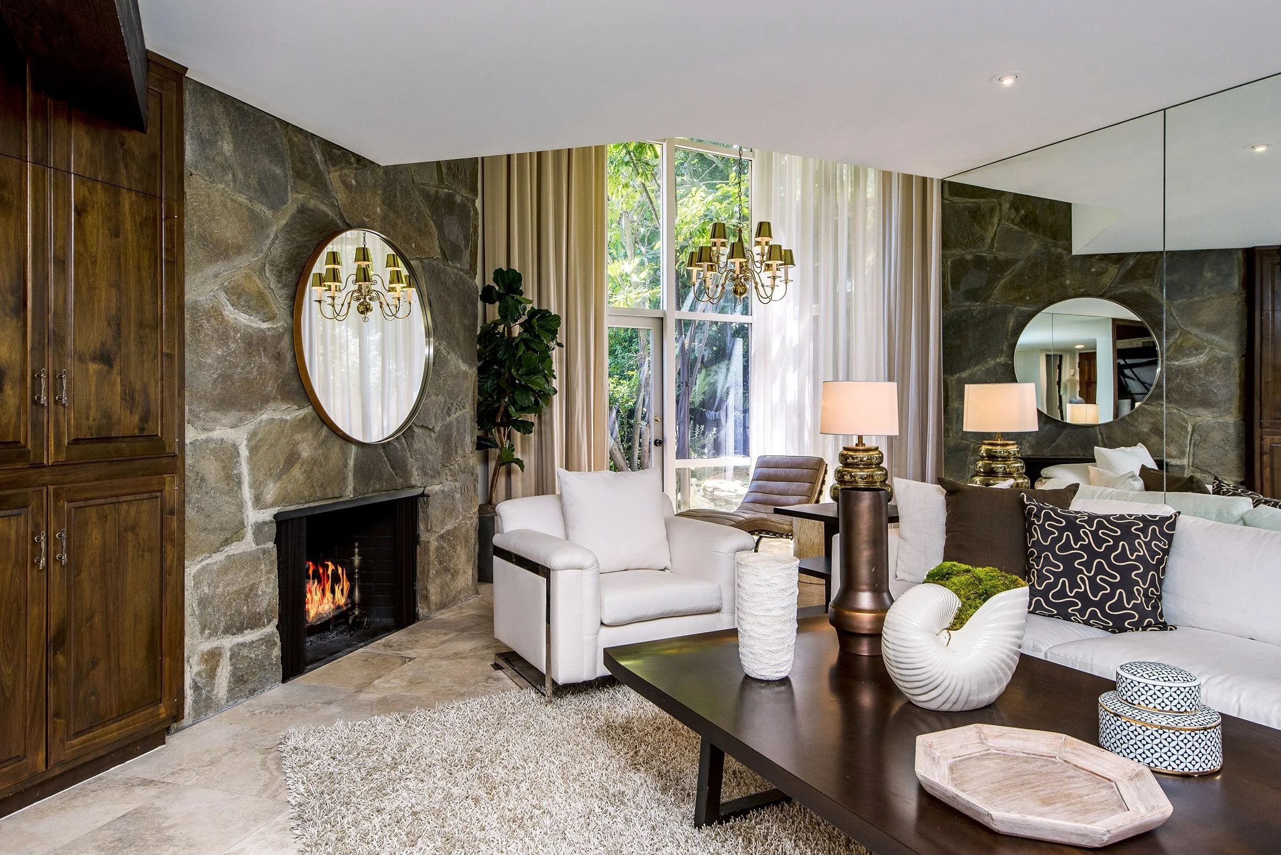 $1,865,000 | 1905 N Beverly Dr