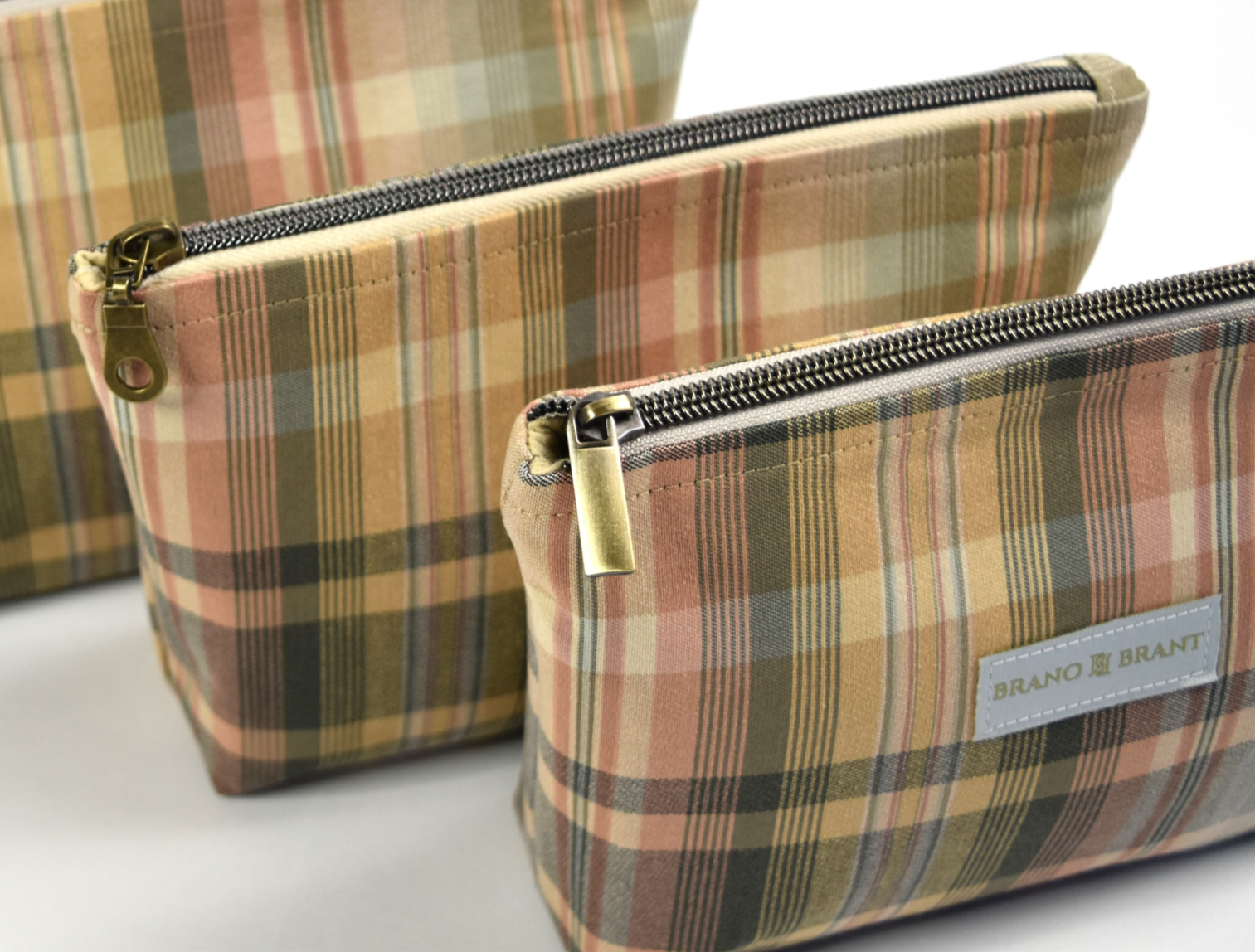 Plaid+Cosmetic+Bag+%282%29.png