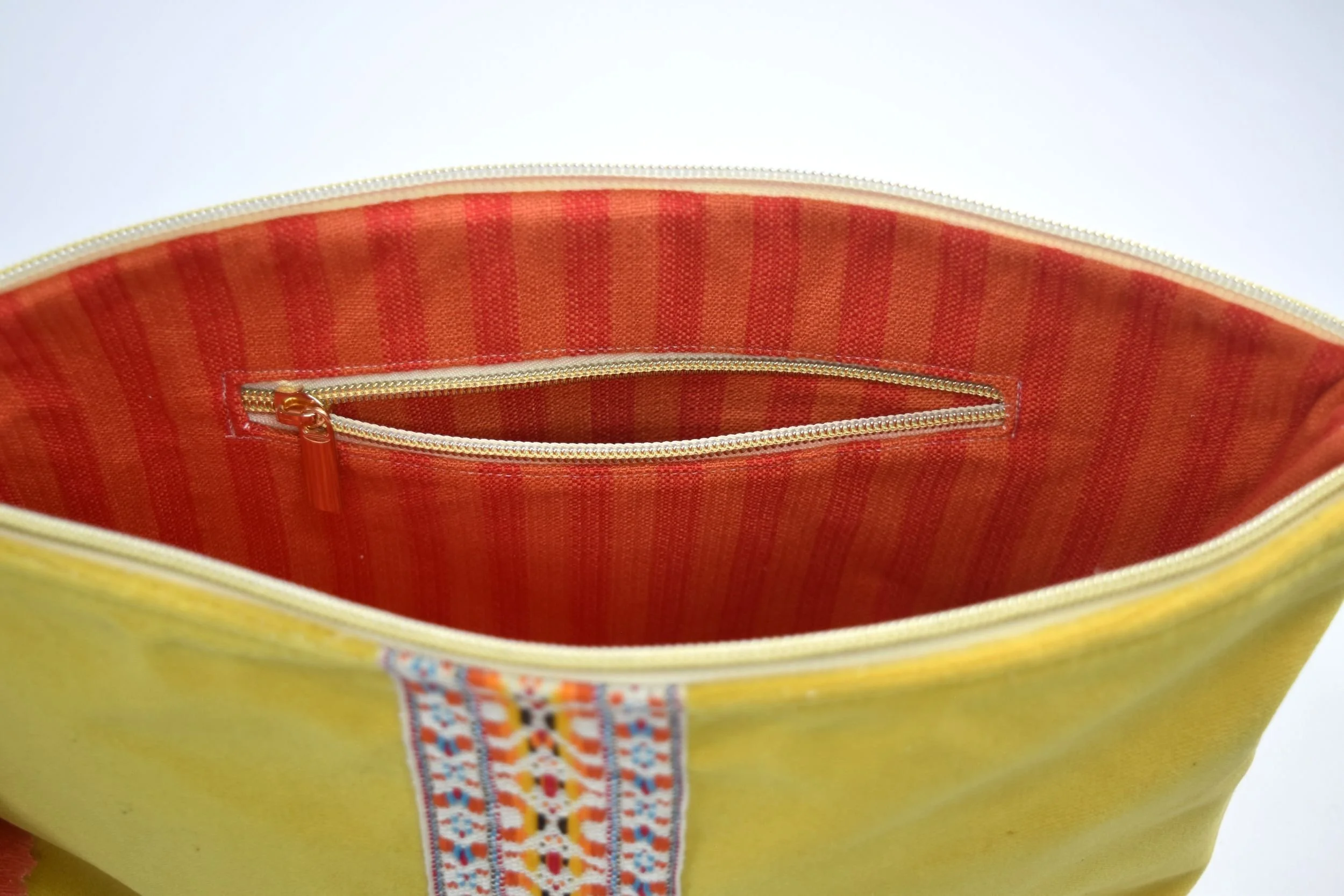 Yellolw Velvet Inteiro 2.JPG