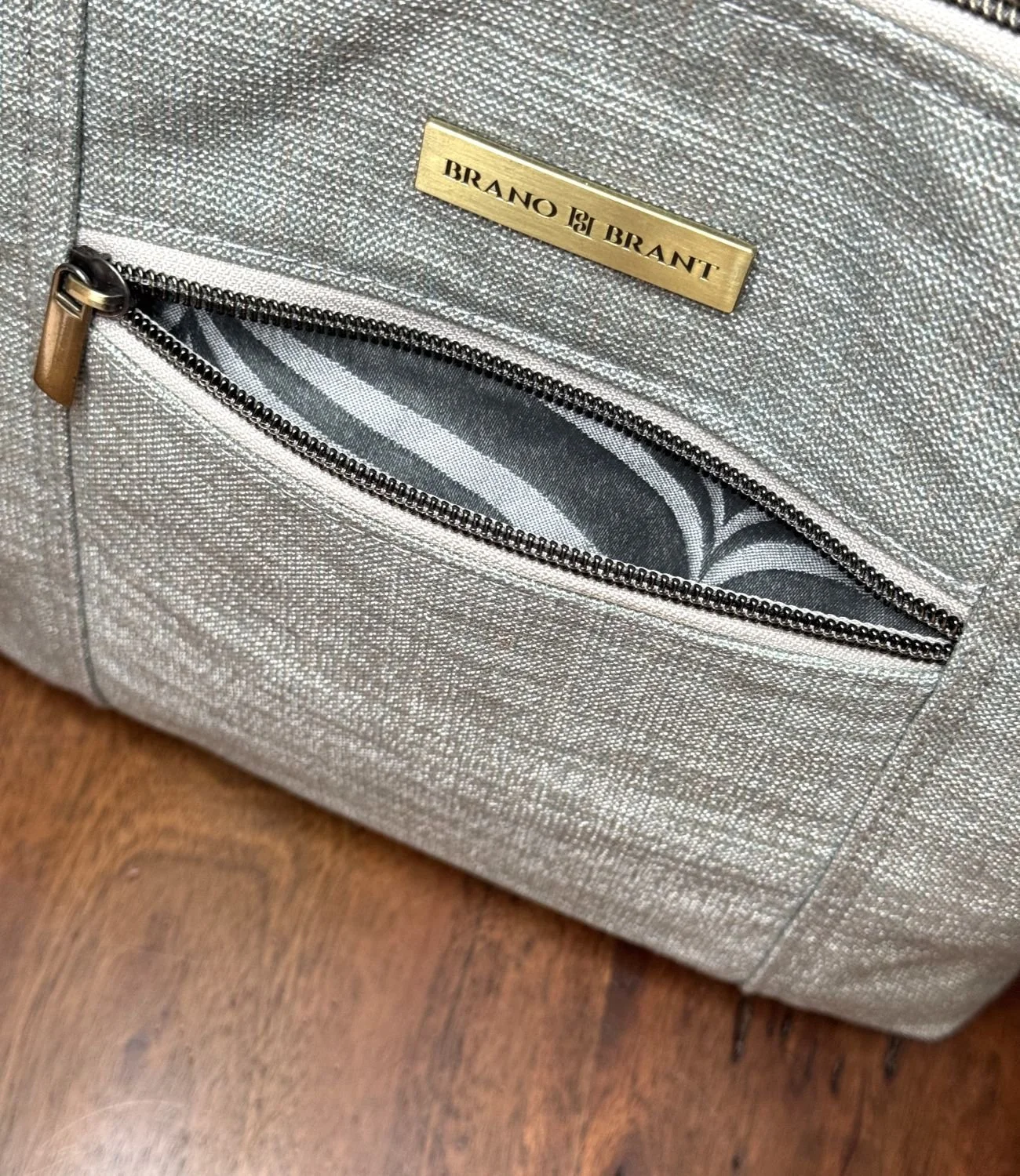 Mint RW Tote Front Zipper .jpg