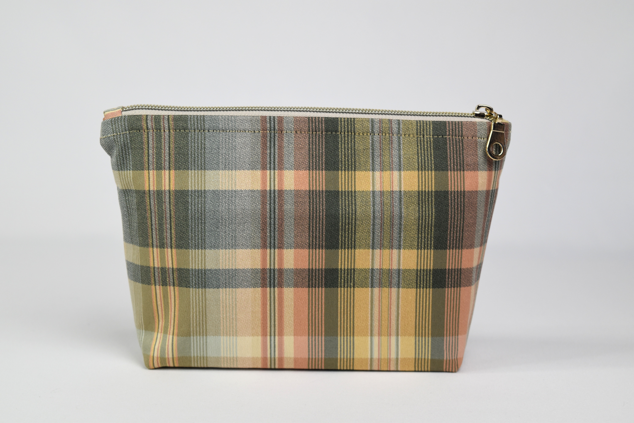 Plaid Cosmetic Bag (6).png