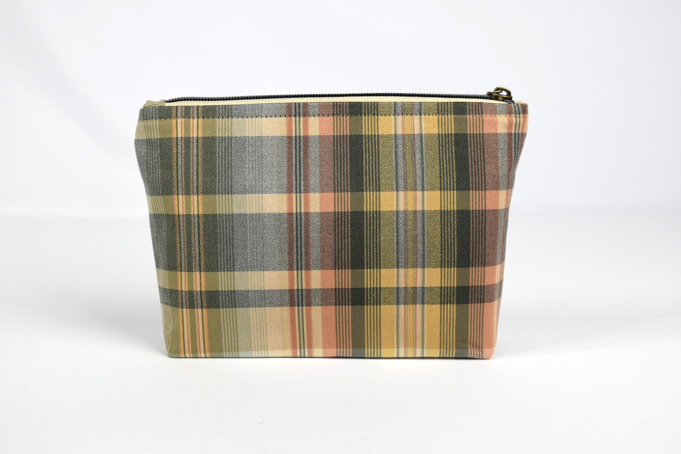 Plaid Cosmetic Bag (25).png