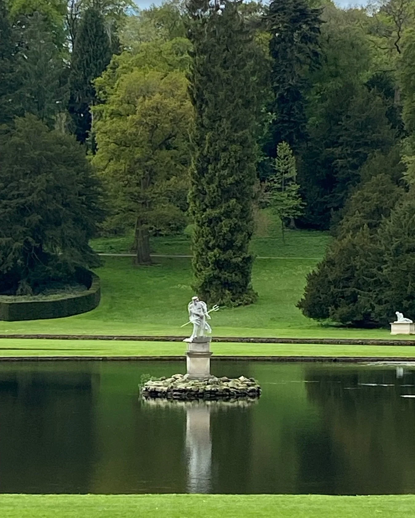 Water Gardens
Studley Royal
Fountains Abbey

#fountainsabbeyandstudleyroyal #lesleyseegerpaintings #watergardens #formalgardens #nationaltrust #nationaltrustyorkshire #artistsinspiration