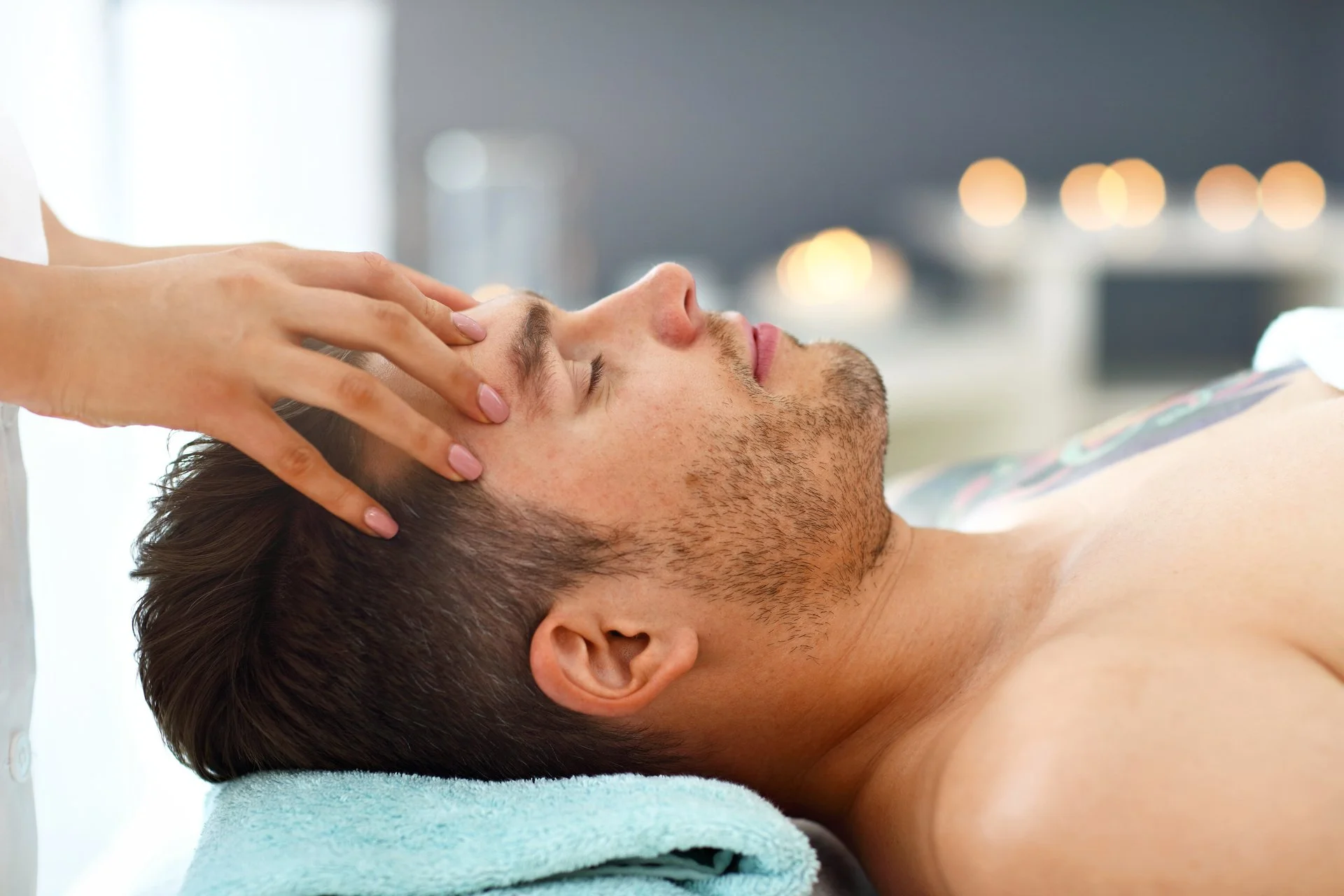 medium-vecteezy_handsome-man-having-massage-in-spa-salon_15766121_medium.jpg