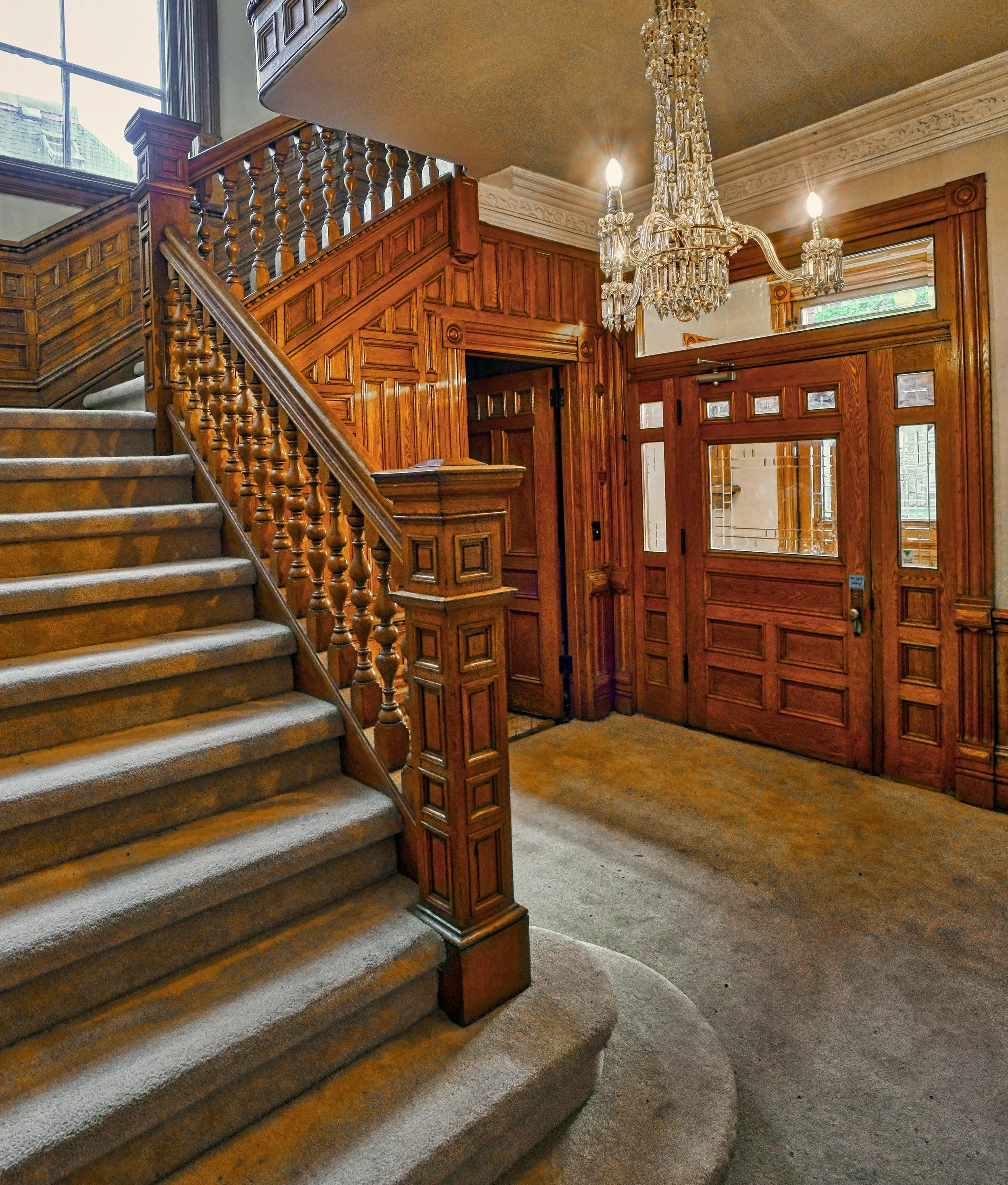 ront foyer at ESPACE 320 before restoration in Sandy Hill, Ottawa.