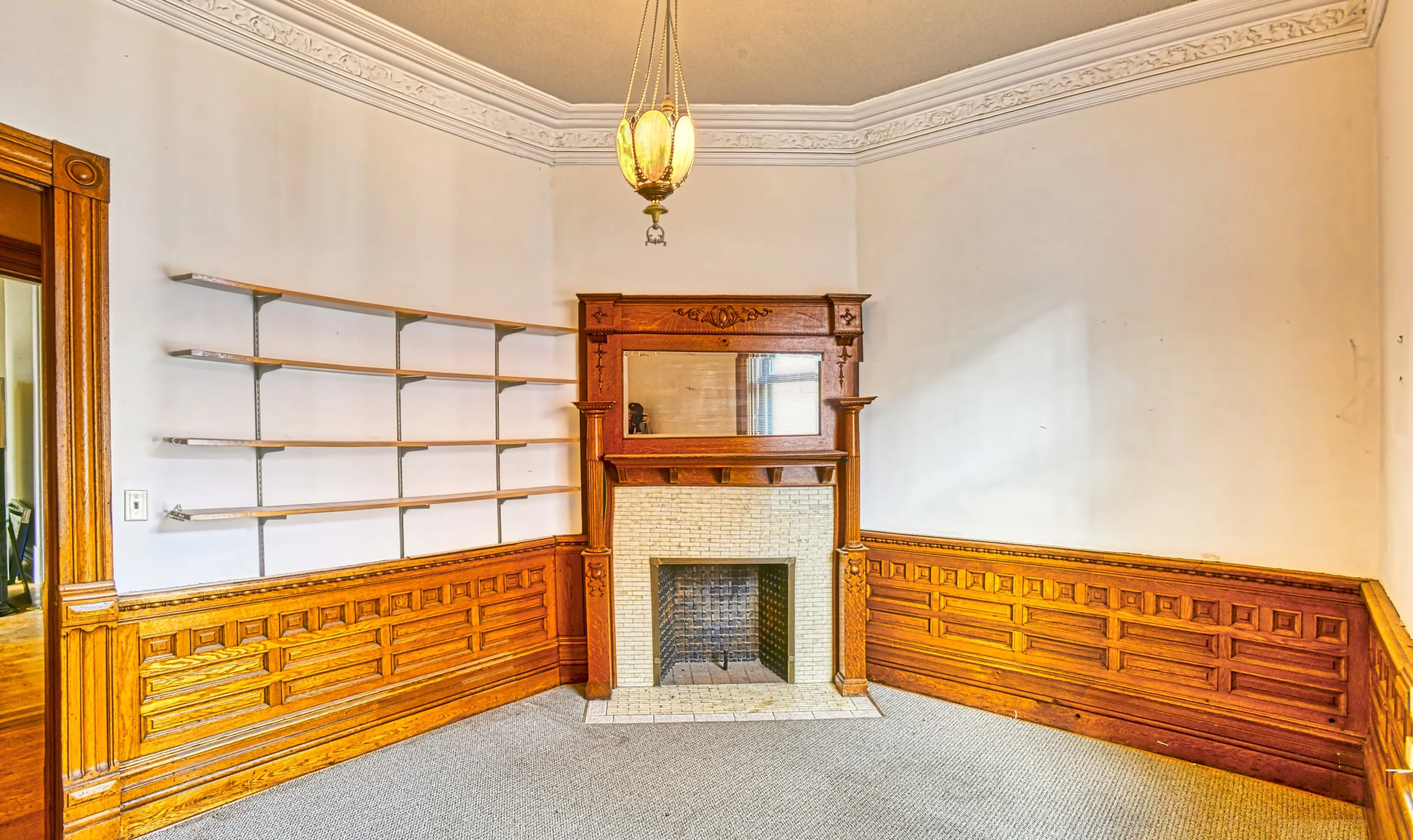 Office at ESPACE 320 before restoration in Sandy Hill, Ottawa.