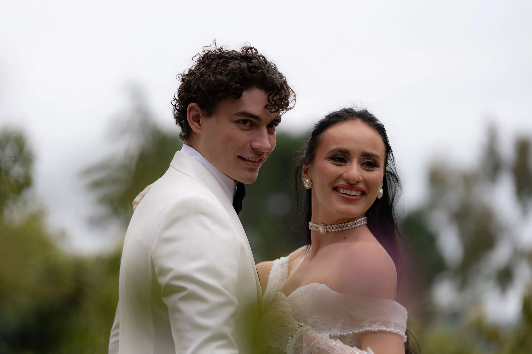 Couple poses - wedding - los angeles CA - Jewish Wedding (35).jpg