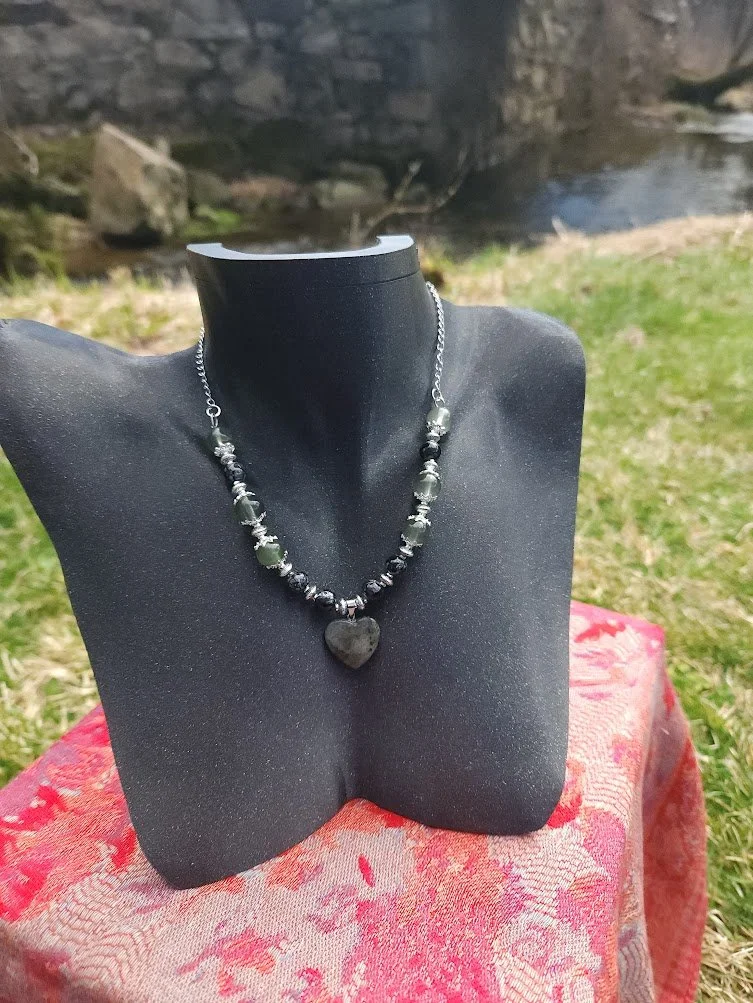 ESSENCE OF WOODLAND STRAND