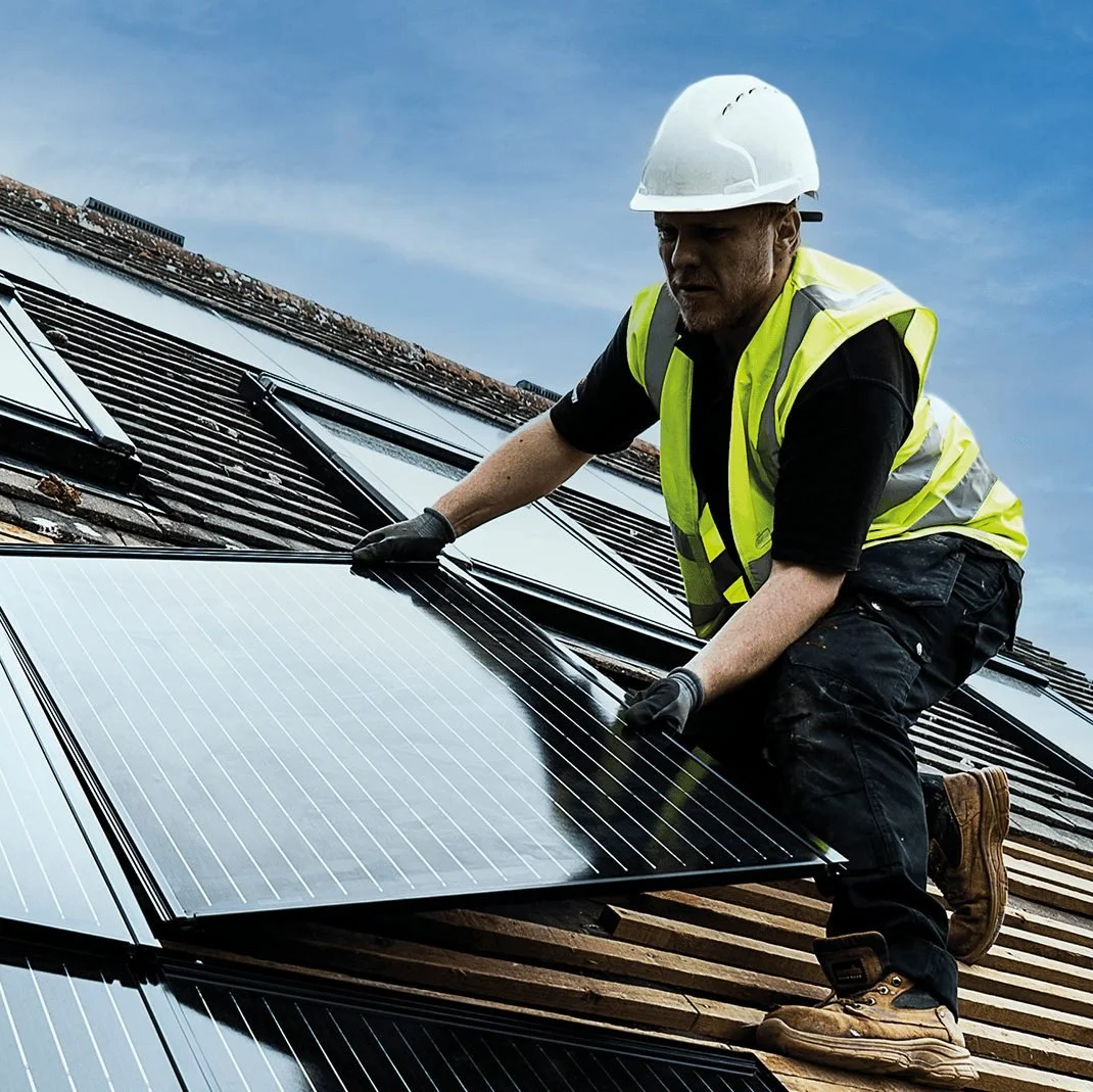 UK_MKT_PHO_Wienerbeger_in-roof solar_get in touch.jpg