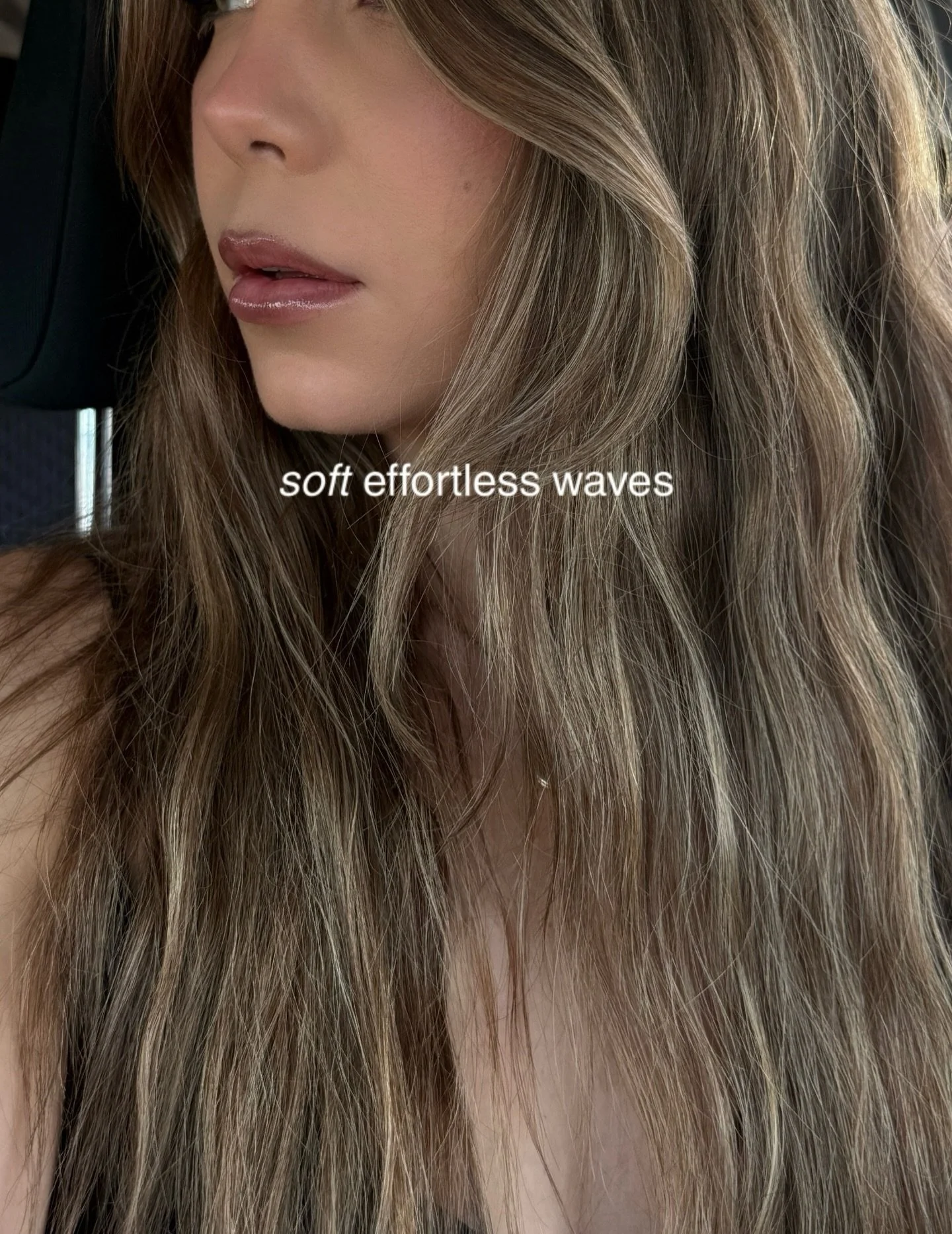 forever and always a beachy girl 🐚 
if you haven&rsquo;t tried the mane ivy serum yet&hellip; what are ya doing? 

#tousledhair #beachywaves #hairstyle #hairproducts
