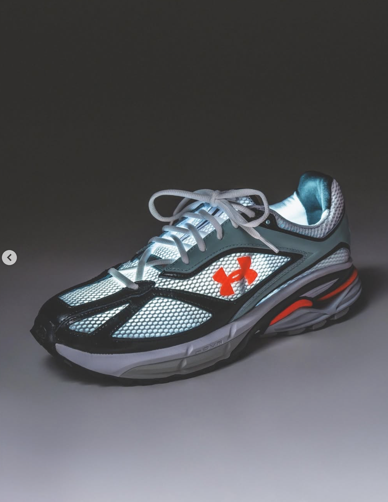 03_Under_Armour_Apparition_reflective.png