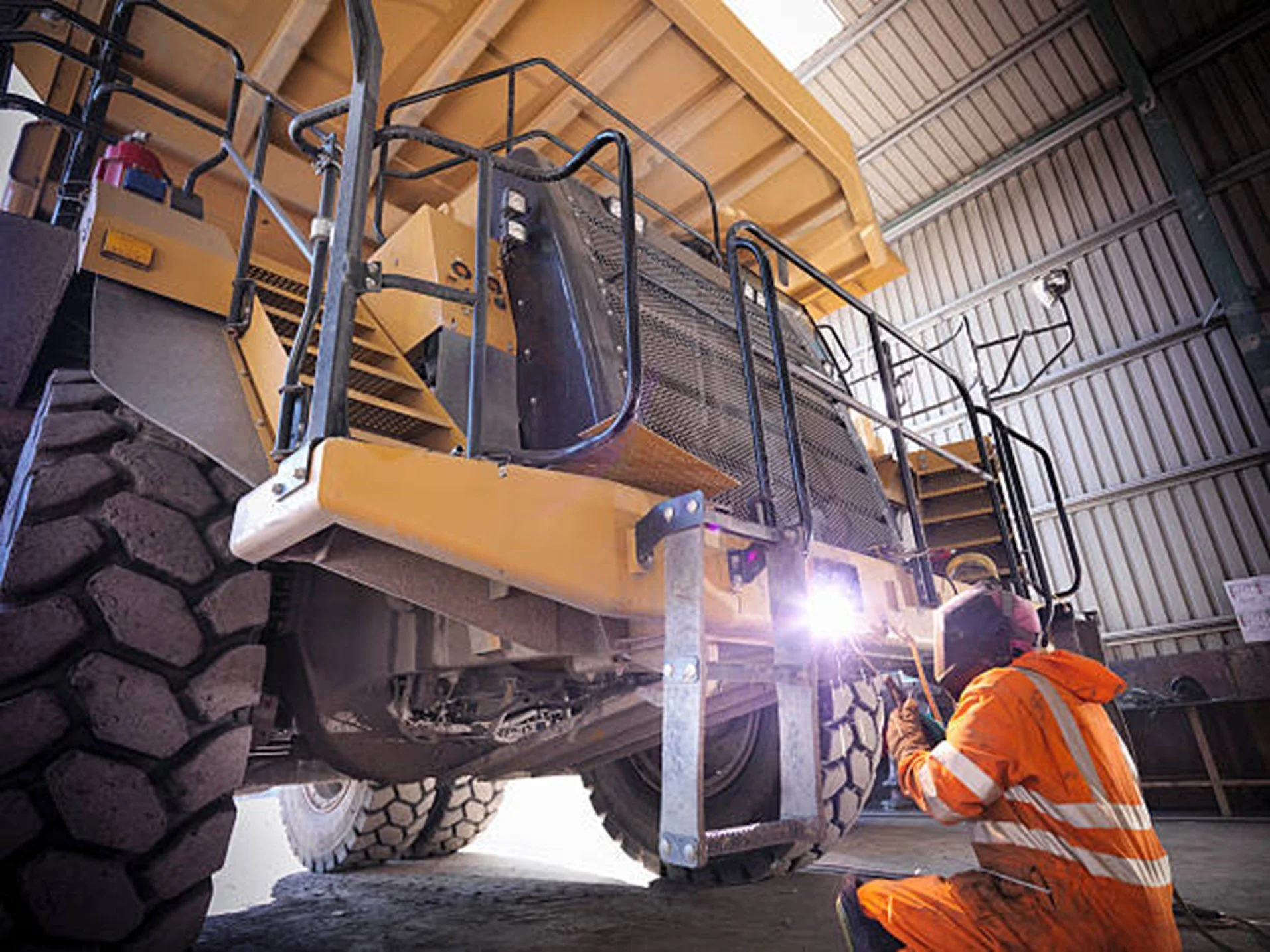 Heavy Equipment Repair Welding: Signs You Should Not Ignore