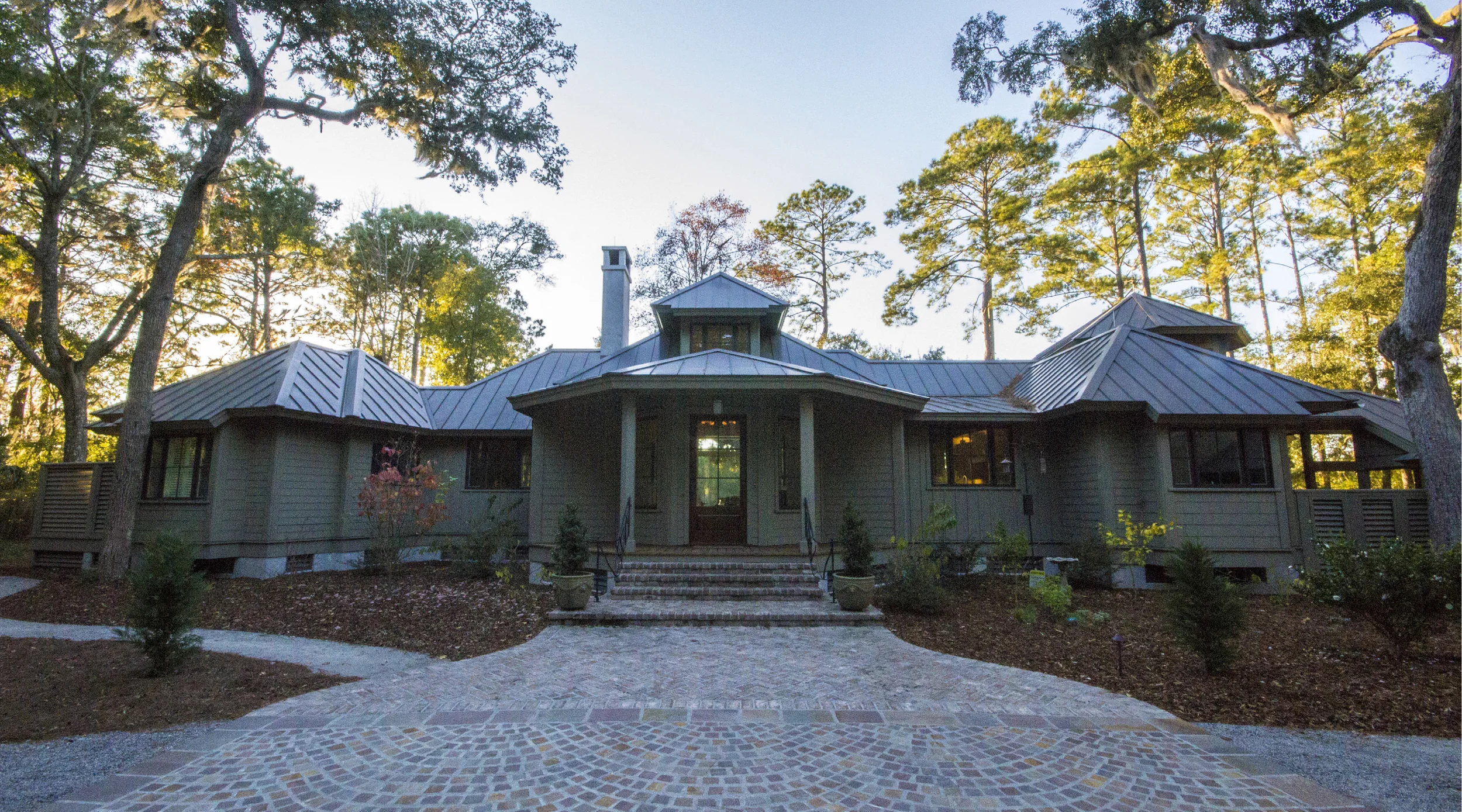 New Residence Firm: Johnson &amp; Associates/Architects, Inc. Architect: Robert S. Johnson, AIA