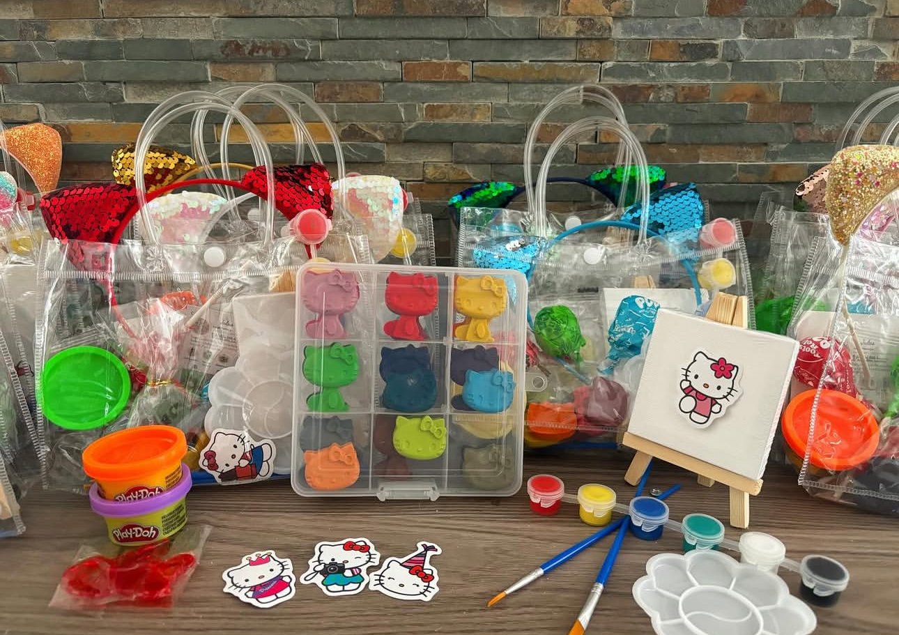 Hello Kitty Favors.jpg