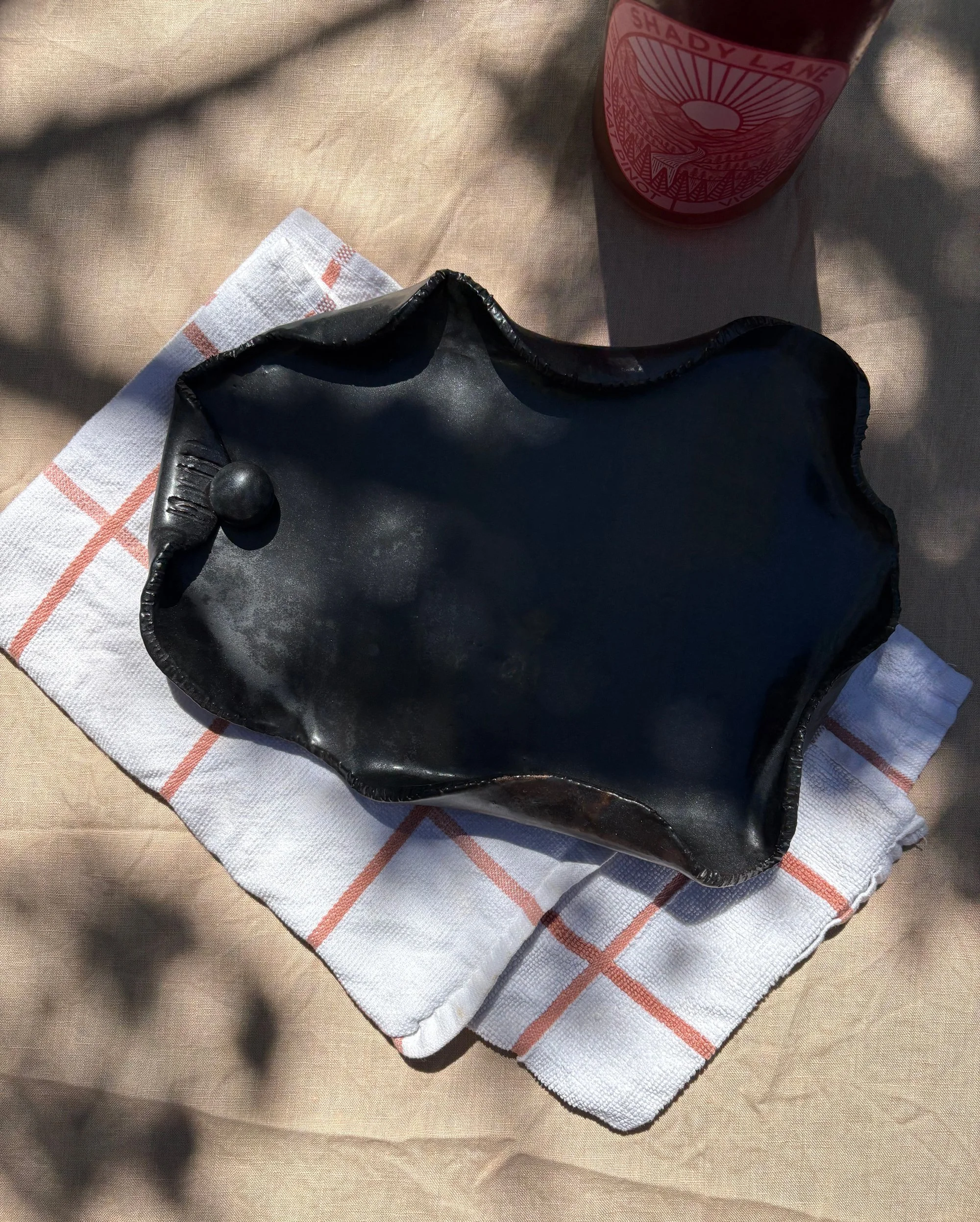 Slow-Rise-Ceramics-Noir-Pearl-Oyster-Plate-8.jpg