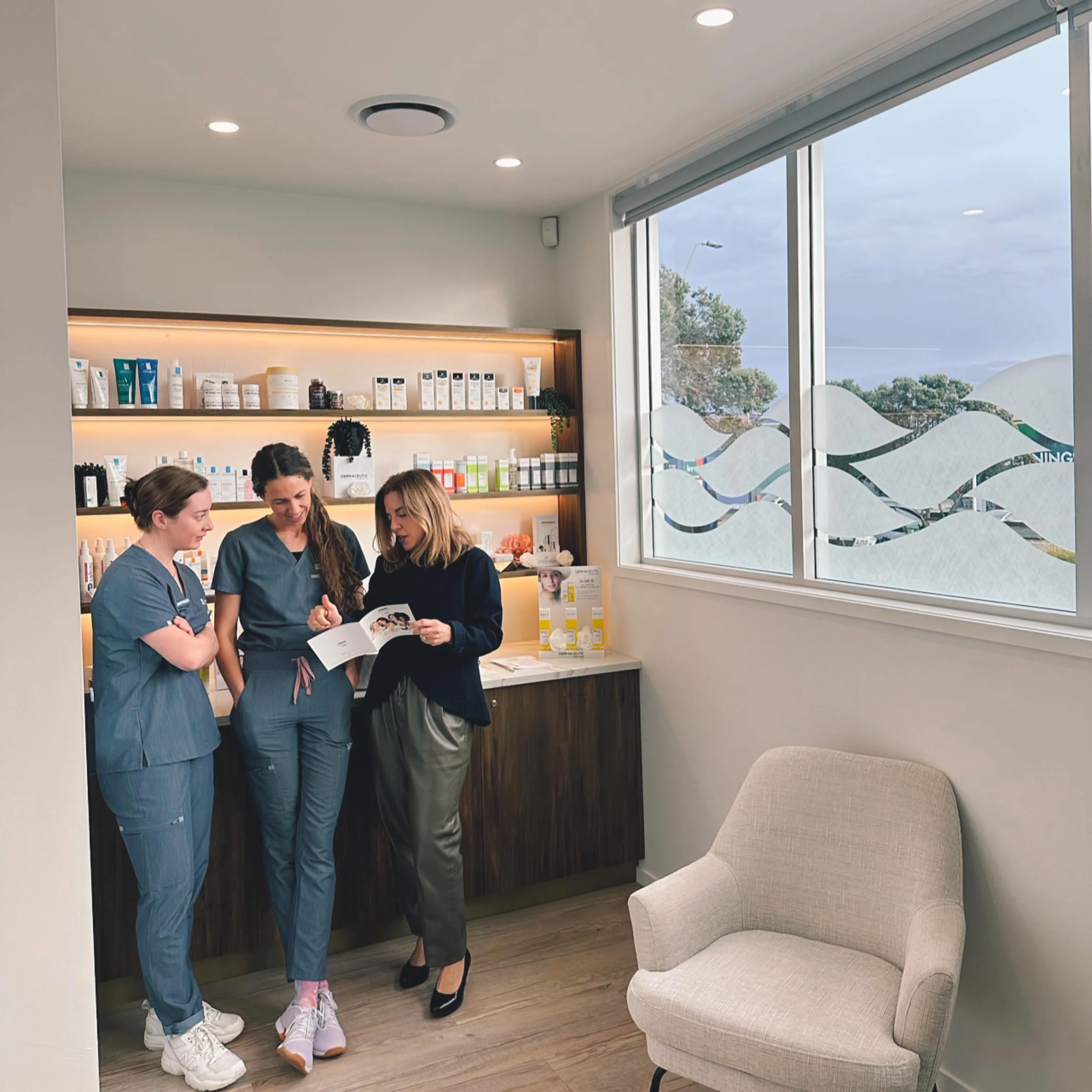 Teaching beyond the clinic walls 🌿

Dr Lisa Connelly&rsquo;s commitment to education extends beyond Taranaki. 

Over the weekend, Dr. Connelly lectured to close to 300 attendees at the Goodfellow Unit&rsquo;s Dermatology Practical Updates 2026 webin