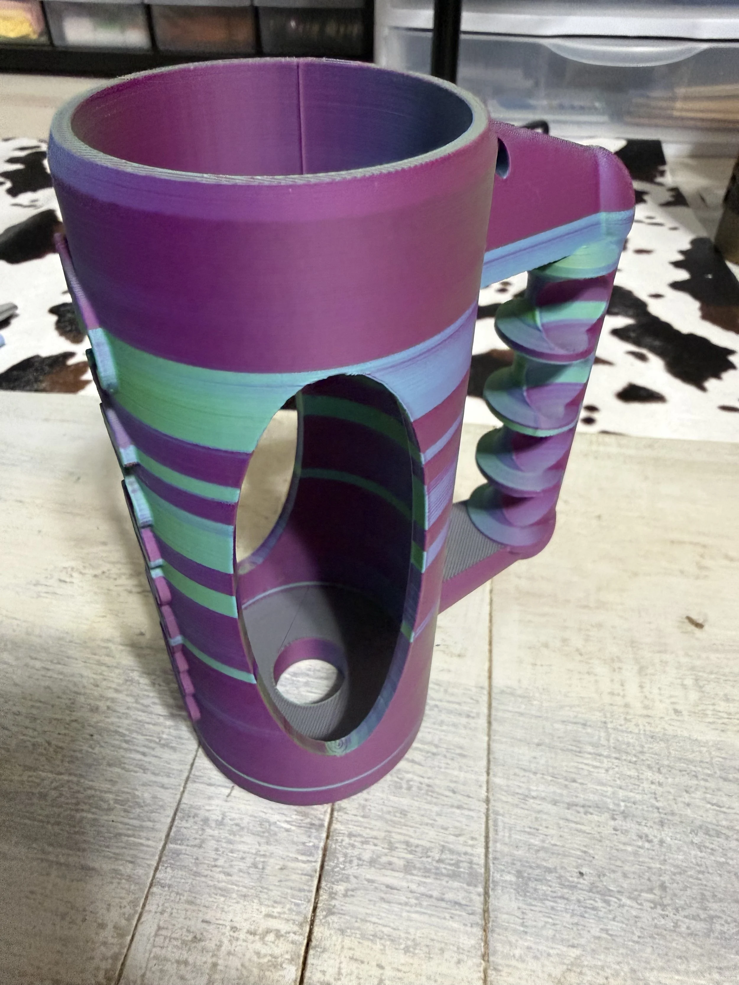 Alani 3D Printed Holder with Can Opener