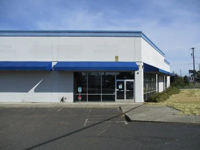 FOR LEASE - 9th Ave Commercial Building
