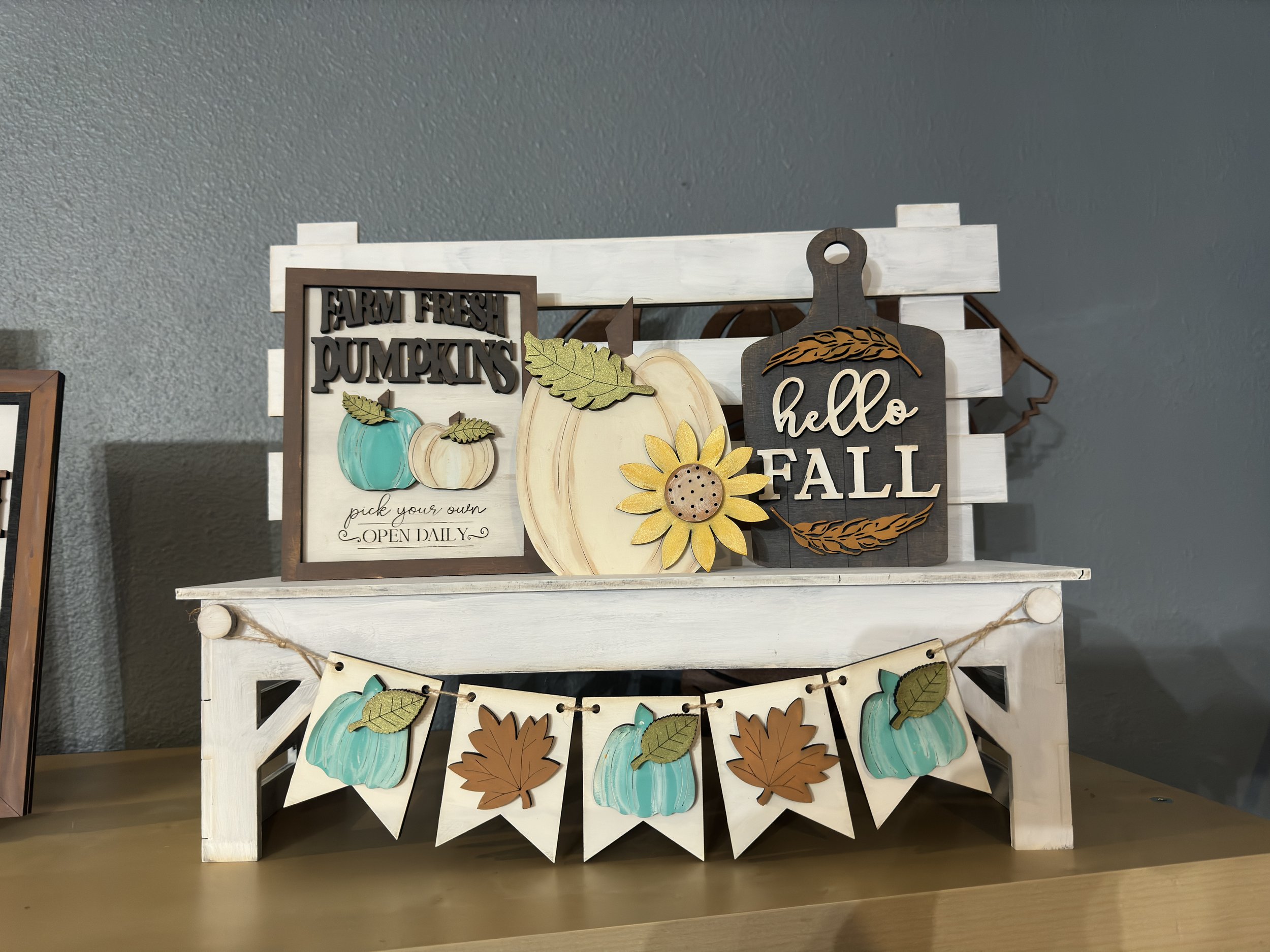 Fall Pumpkin Decor for Interchangeable Bench