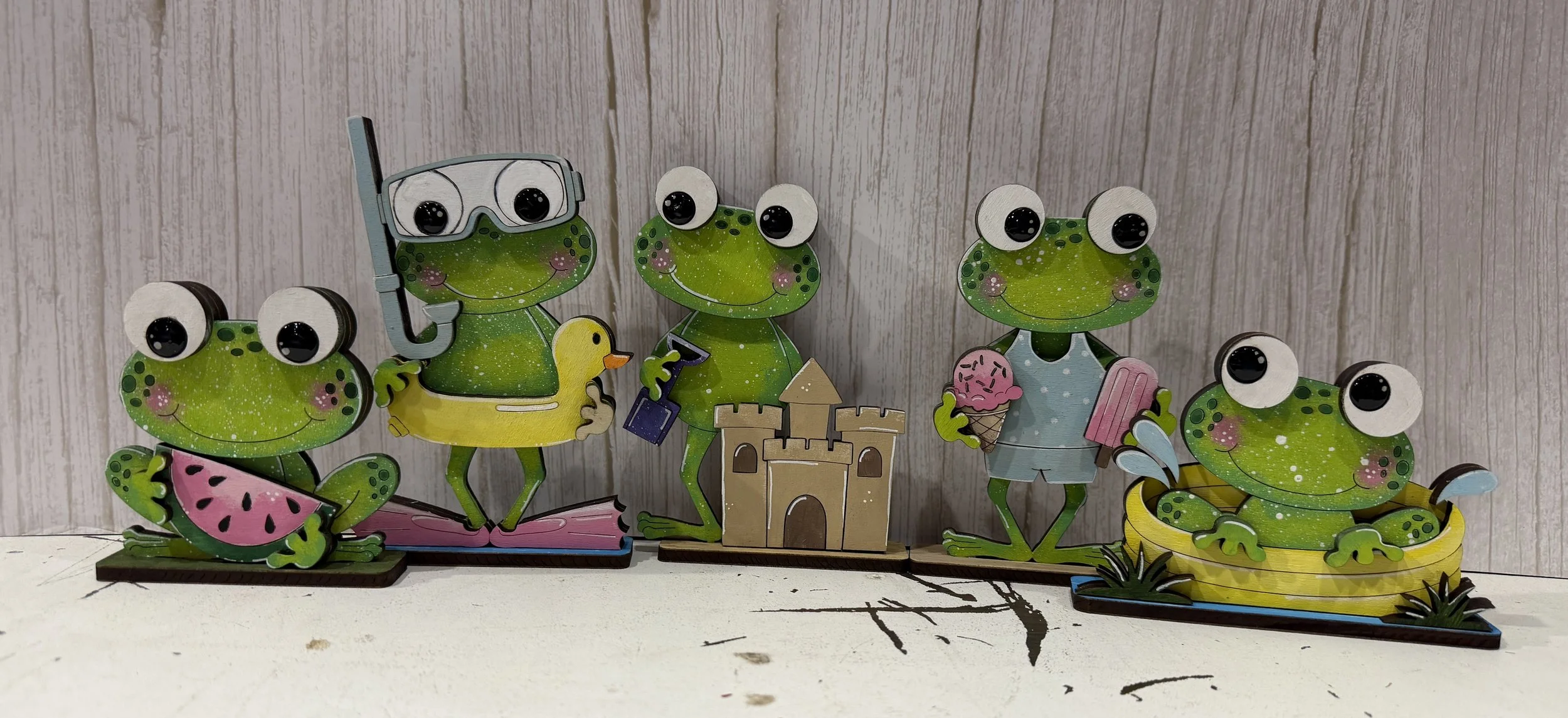 Charming Summer Frogs Decor