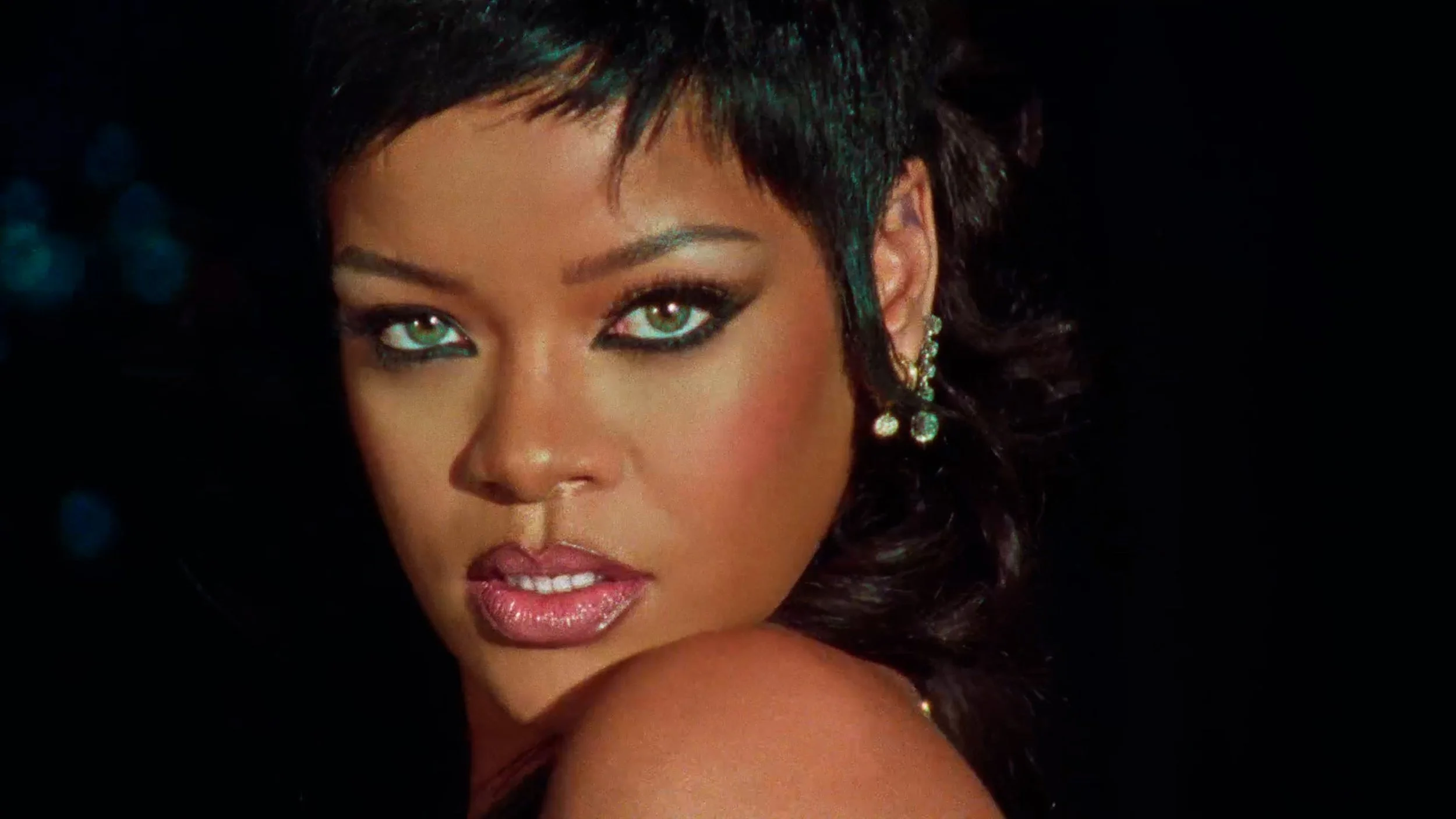 Rihanna 16x9 COVER.jpg