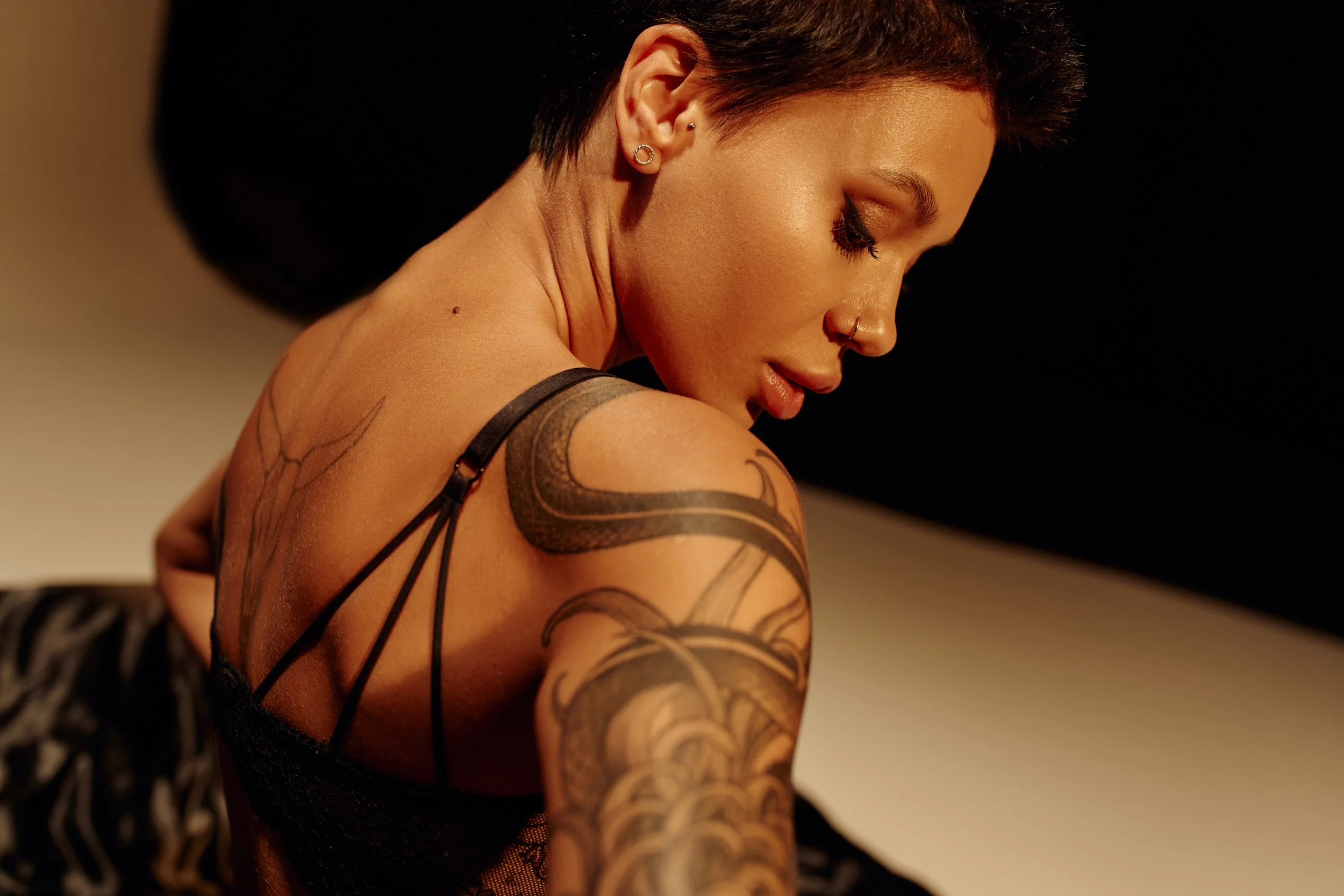 Fine-Line vs. Bold Traditional Tattoos: Which Style Holds Up Over Time (Riverside, 2026)