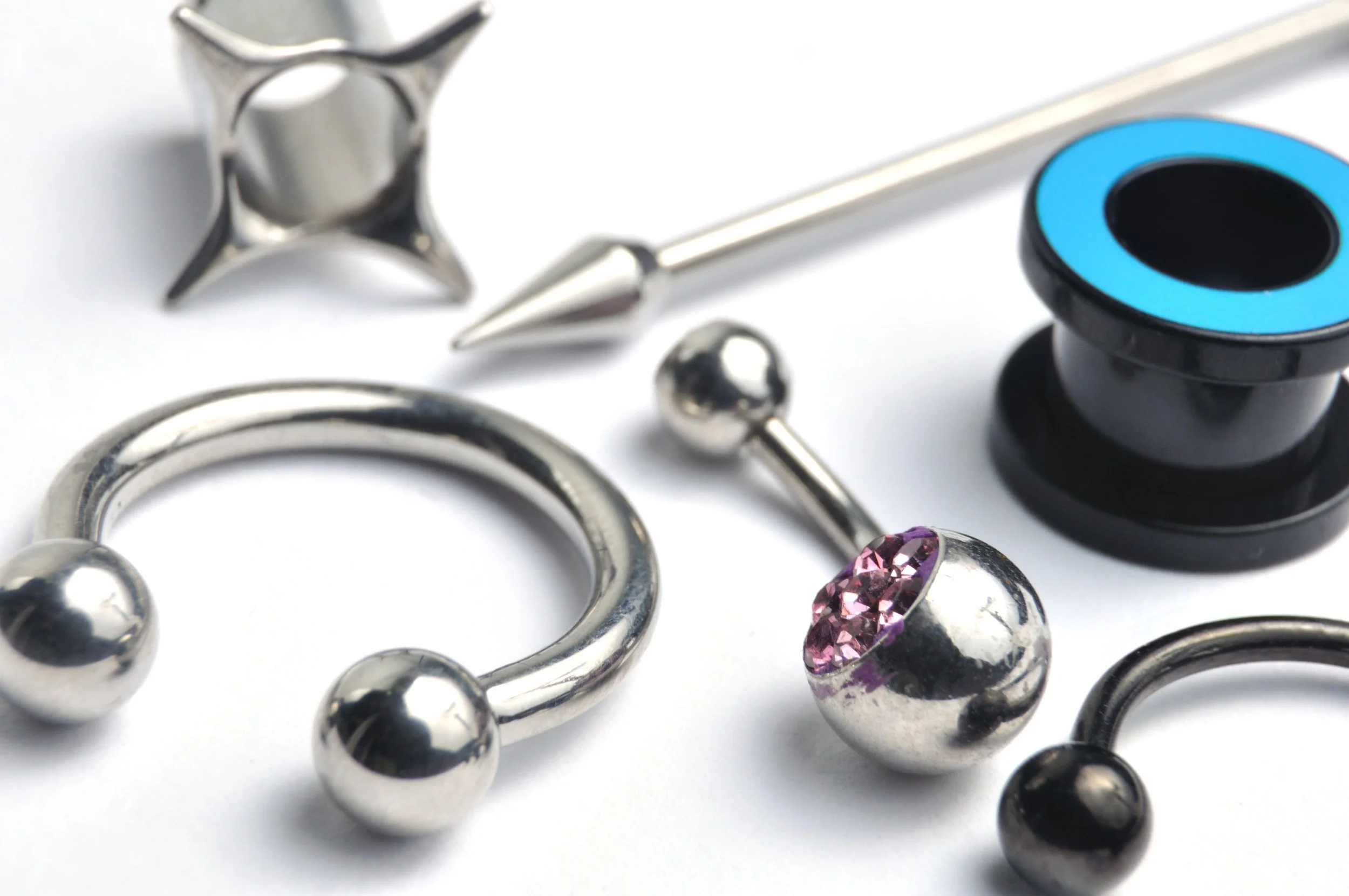 When Can You Change Your Piercing Jewelry? A Downsizing Guide (Riverside, 2026)