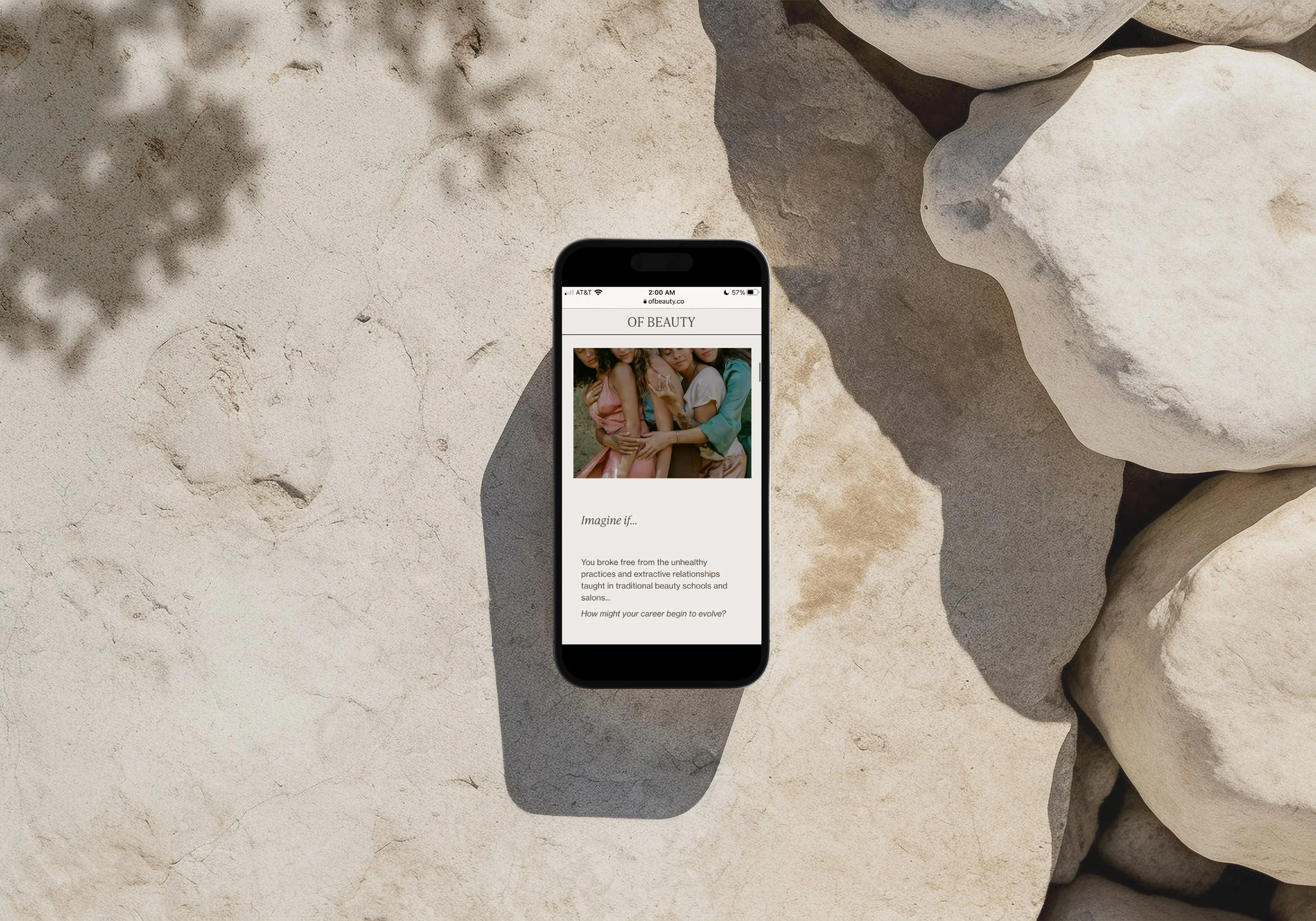  01.4  
A responsive design seamlessly translates to mobile