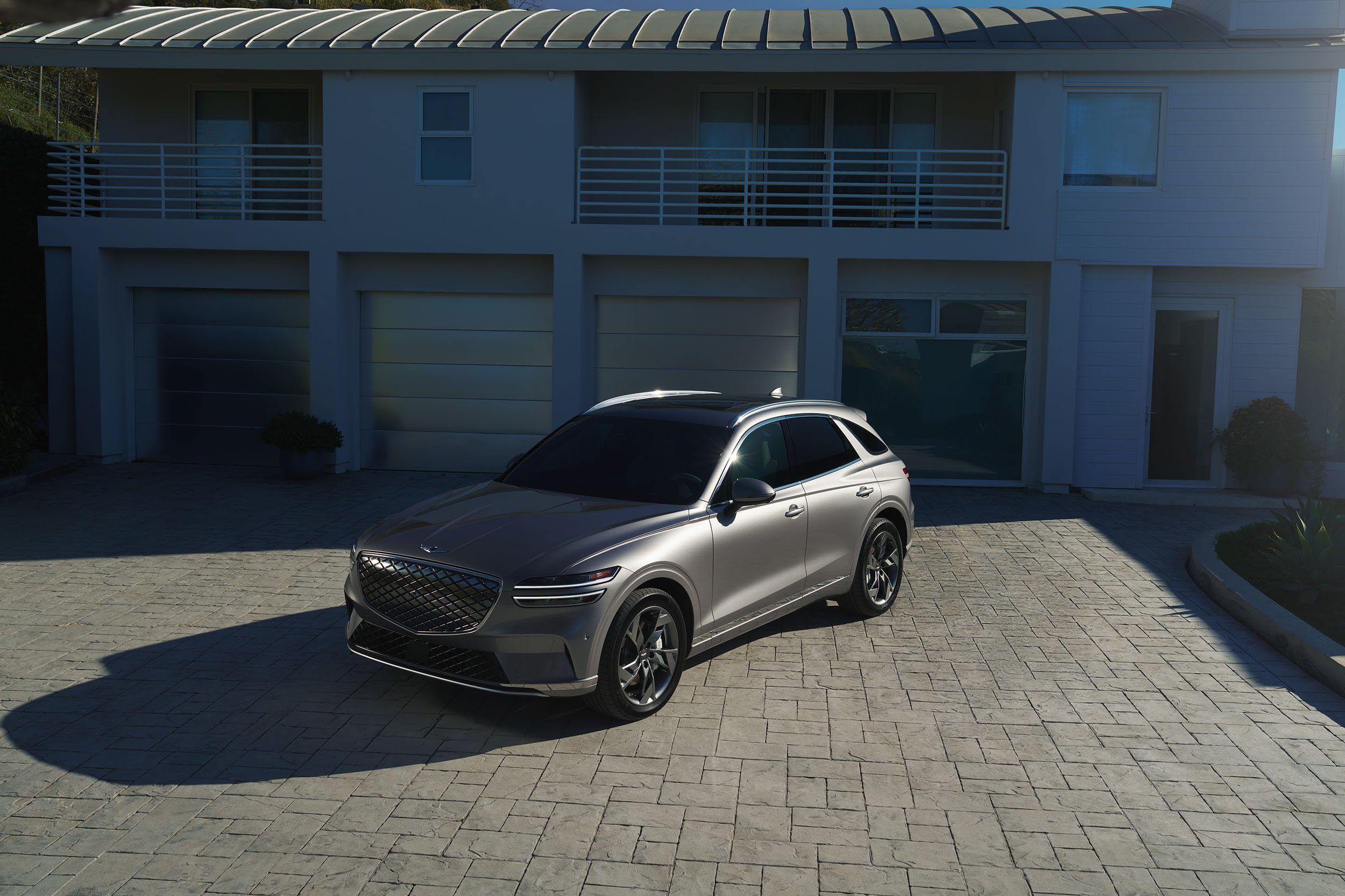 2023 Genesis GV70 and GV70 Hybrid_0004_MY23_JKEV_0305.jpg