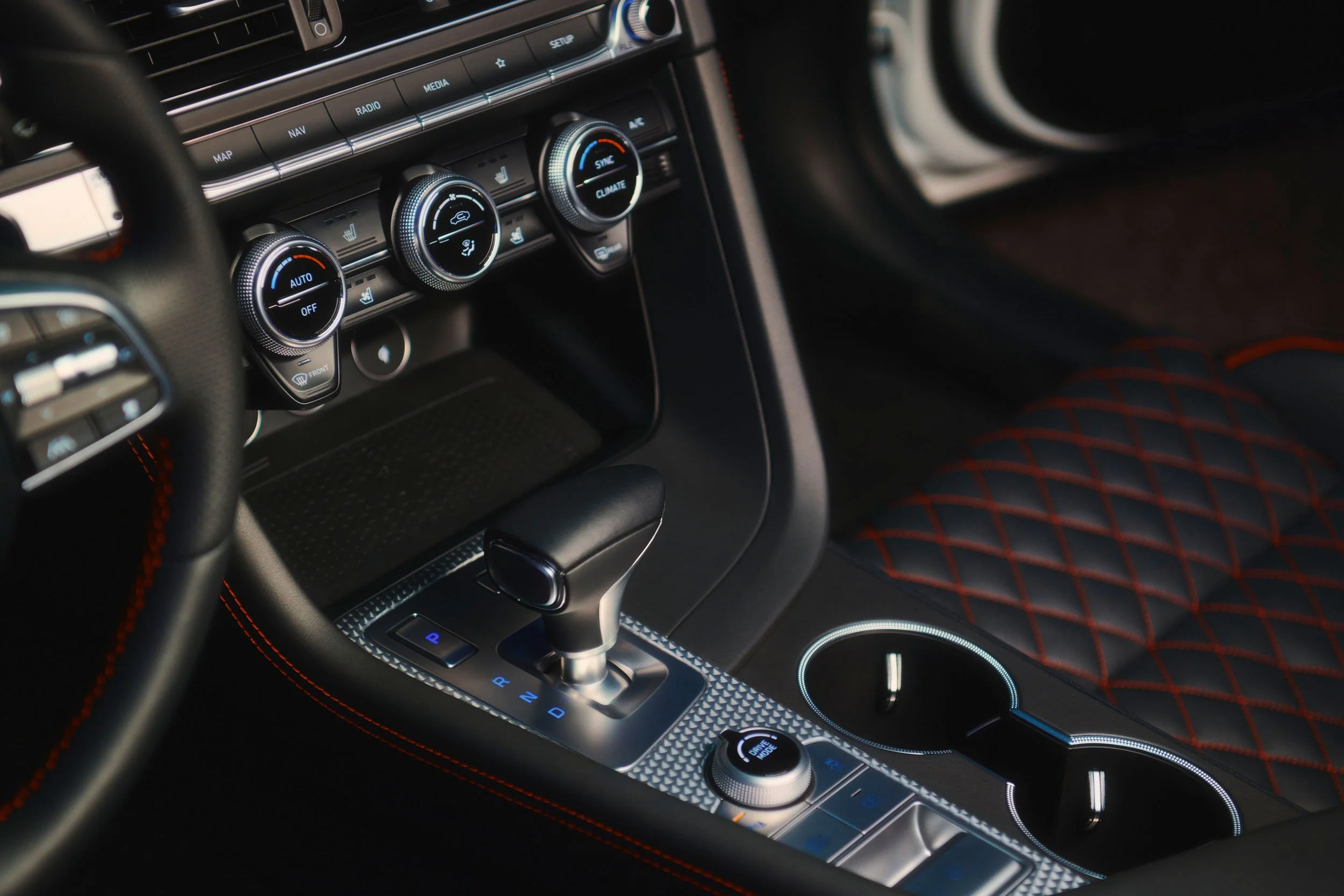 Genesis GV80 GV60 G70 Photoshoot_0043_MY22_IK_0317.jpg