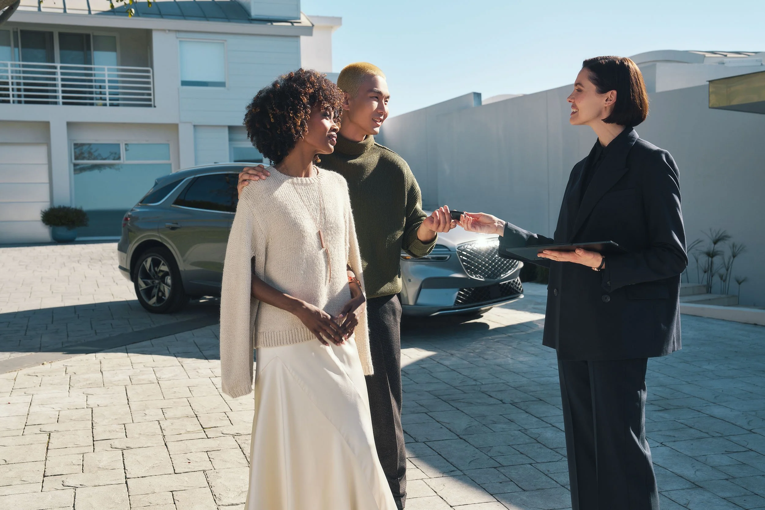 2023 Genesis GV70 and GV70 Hybrid_0013_MY23_JKEV_0280.jpg