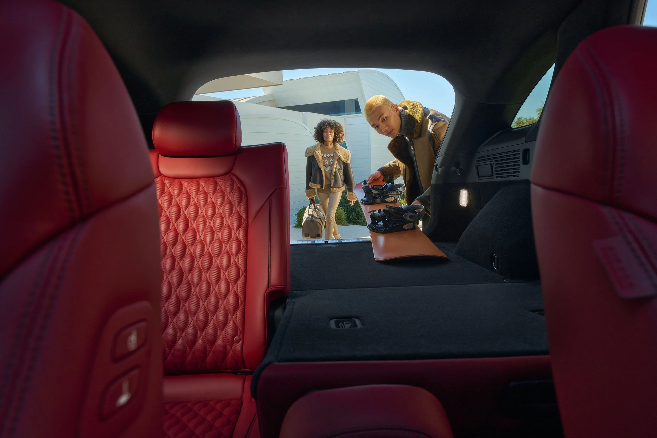 2023 Genesis GV70 and GV70 Hybrid_0019_MY23_JK_0301.jpg