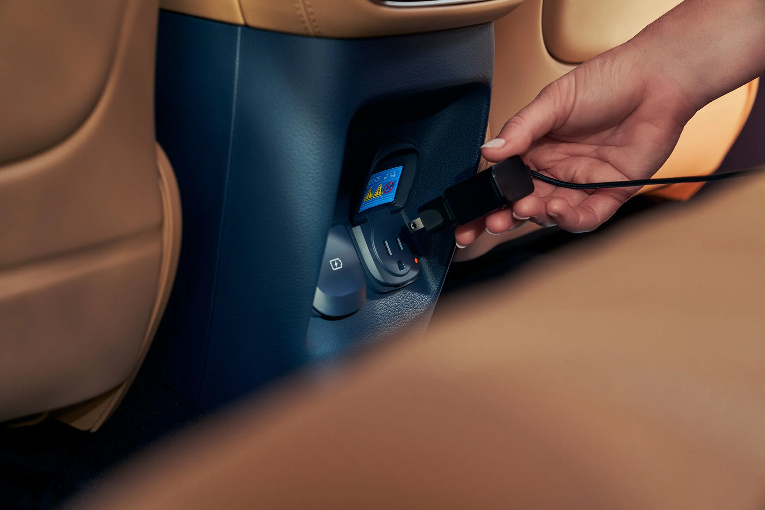 Genesis GV60 GV80 Assets Photoshoot - He&Me - GV80_0018_MY24_JX_0611.jpg