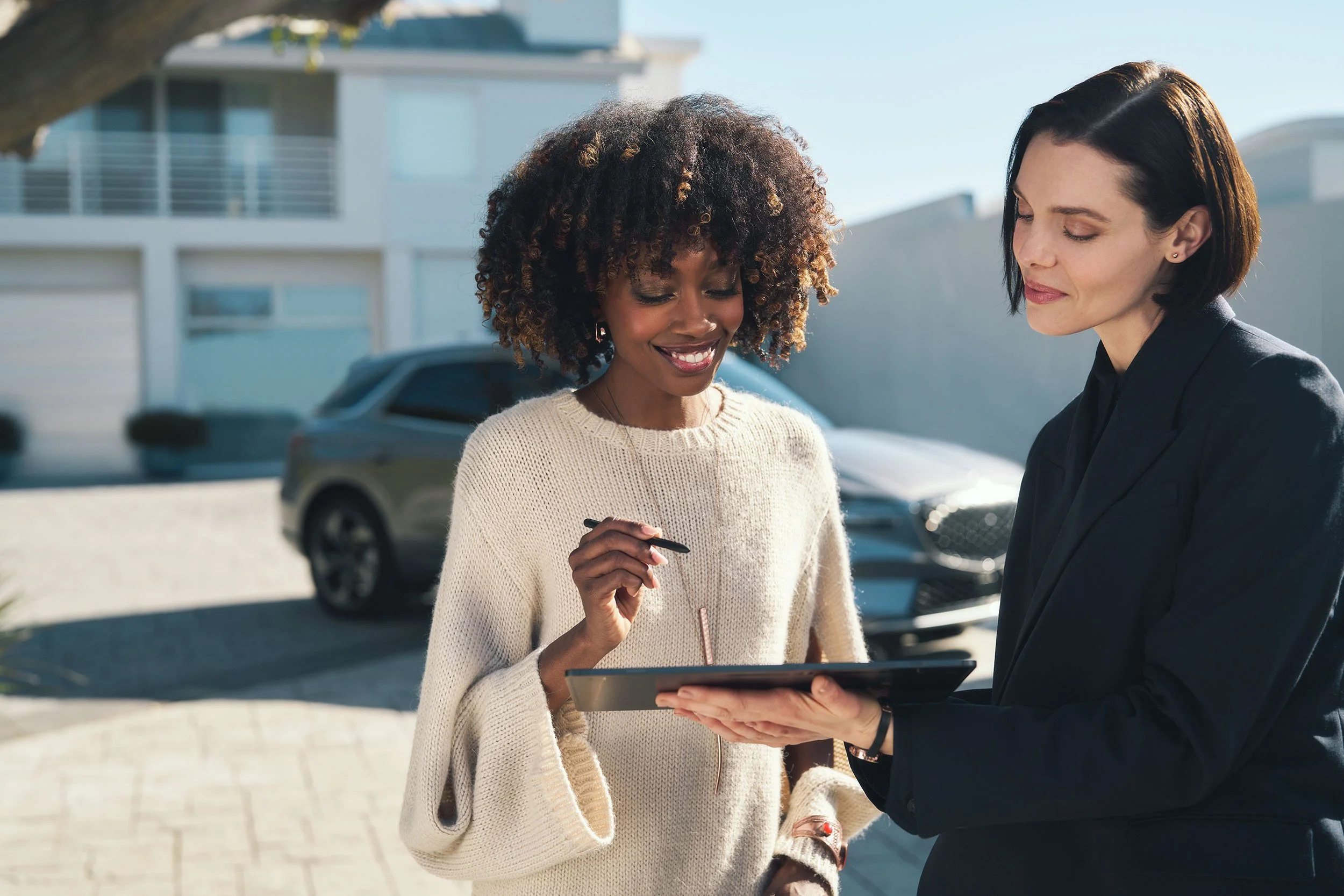 2023 Genesis GV70 and GV70 Hybrid_0008_MY23_JKEV_0295.jpg