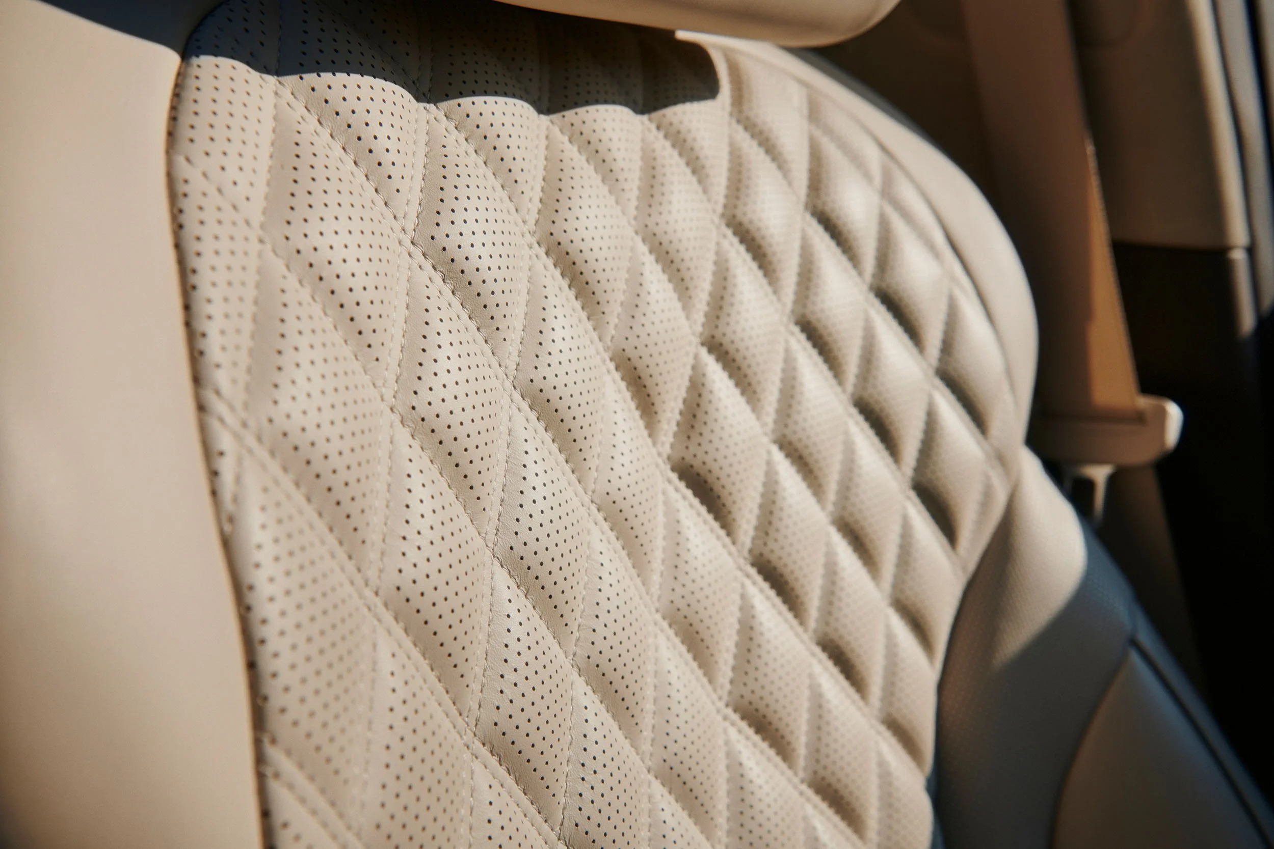 Genesis GV80 GV60 G70 Photoshoot_0032_MY22_JX_0289.jpg