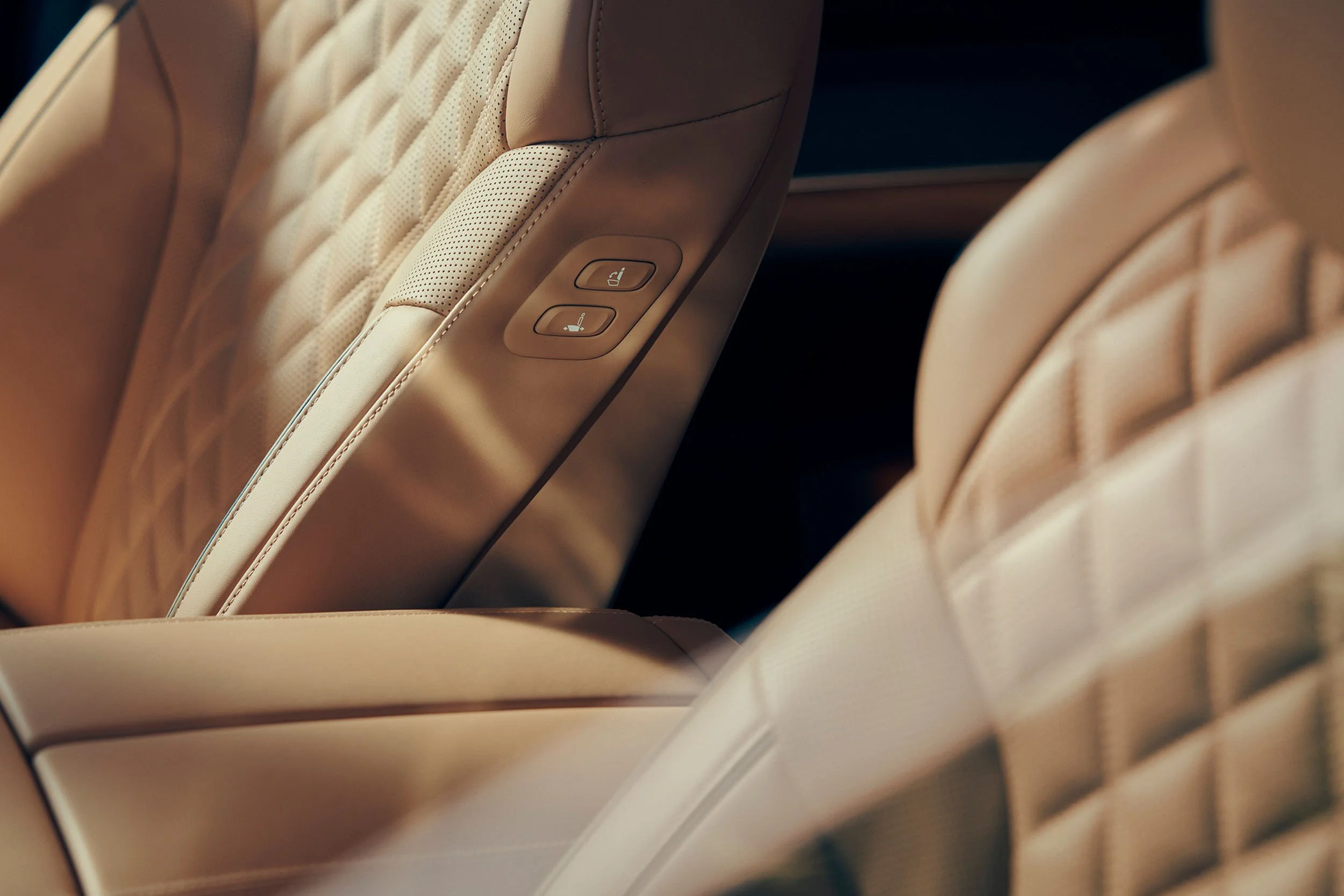 Genesis GV60 GV80 Assets Photoshoot - He&Me - GV80_0014_MY24_JX_0616.jpg