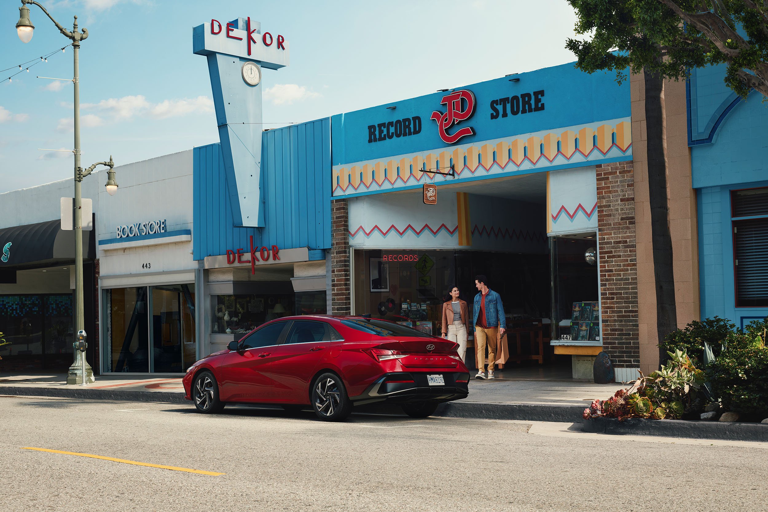 2024 HYUNDAI ELANTRA Assets Pack Photography_0016_MY26_CN7_0220_Talent.jpg