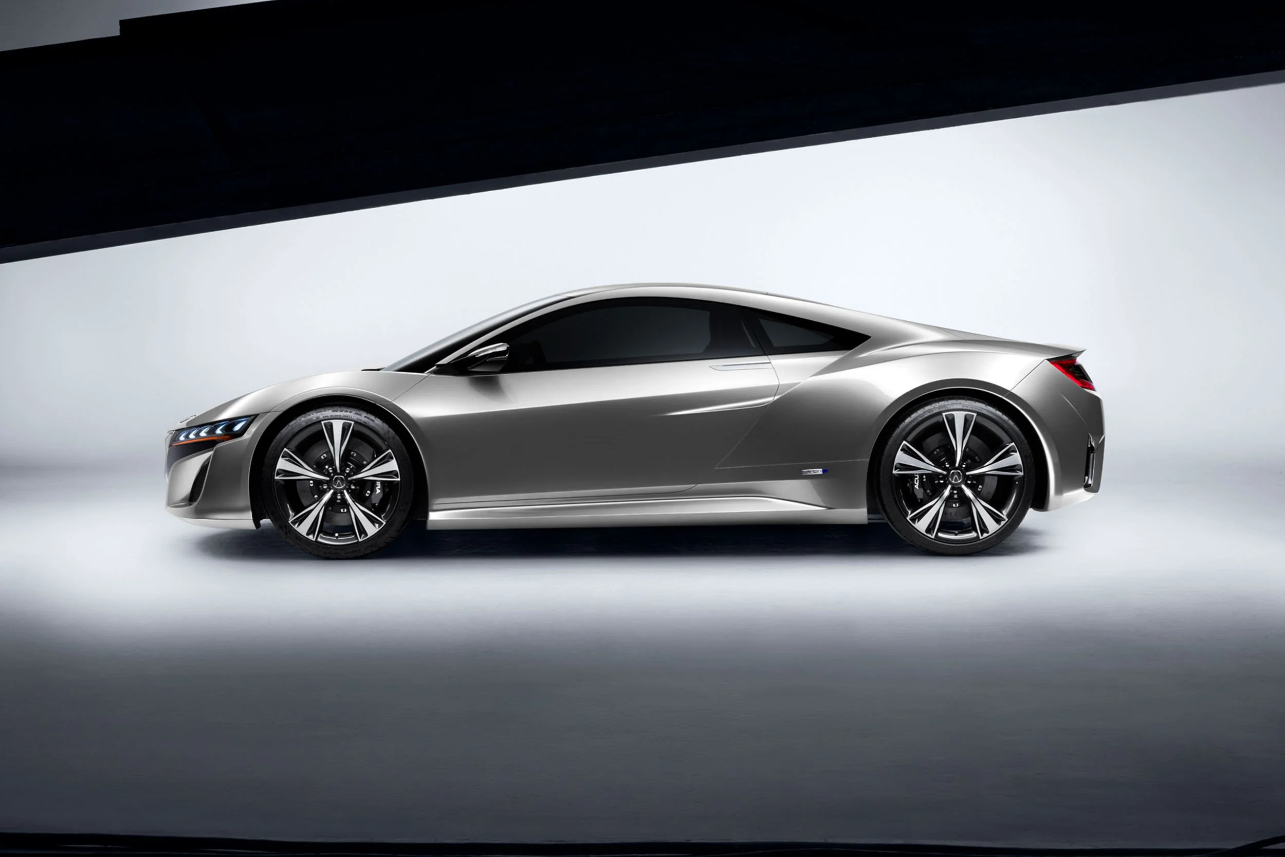 Acura NSX Concept Reveal Studio Photoshoot_0002_Acura_13NSXconcept_Profile.jpg