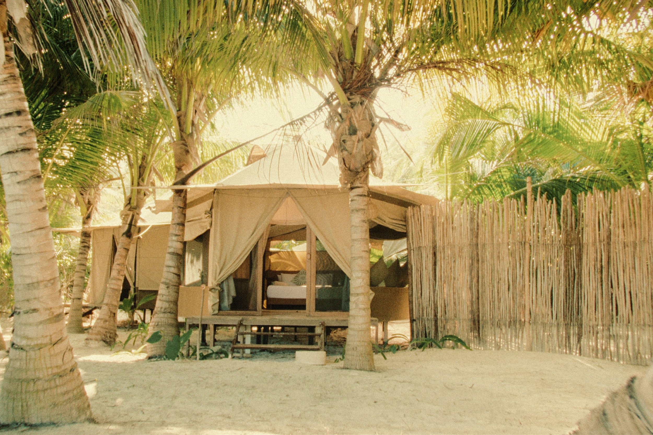 Single Safari Tent (Larger)