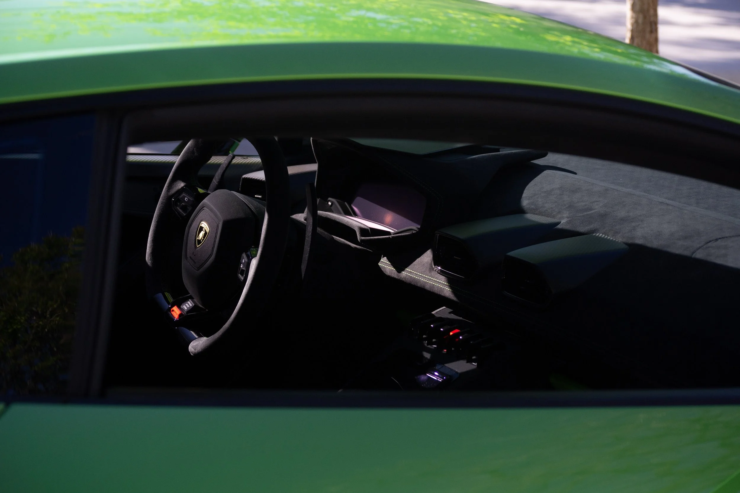 huracan interior.jpg