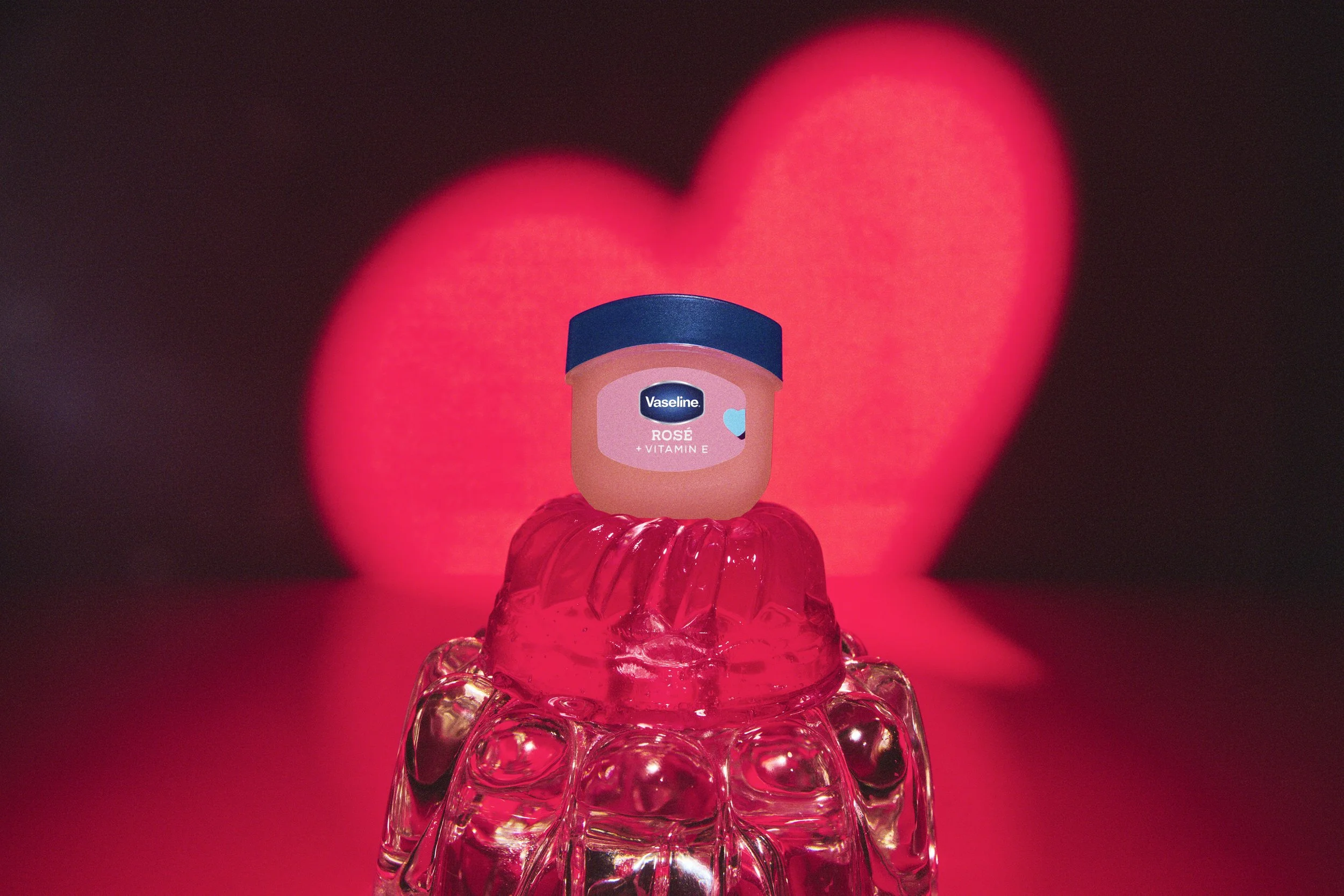 251022_Vaseline_VDay-StillLife-Heart_0022-0024_Stacked_FS1_4650UL_B_eciRGB (1).jpeg