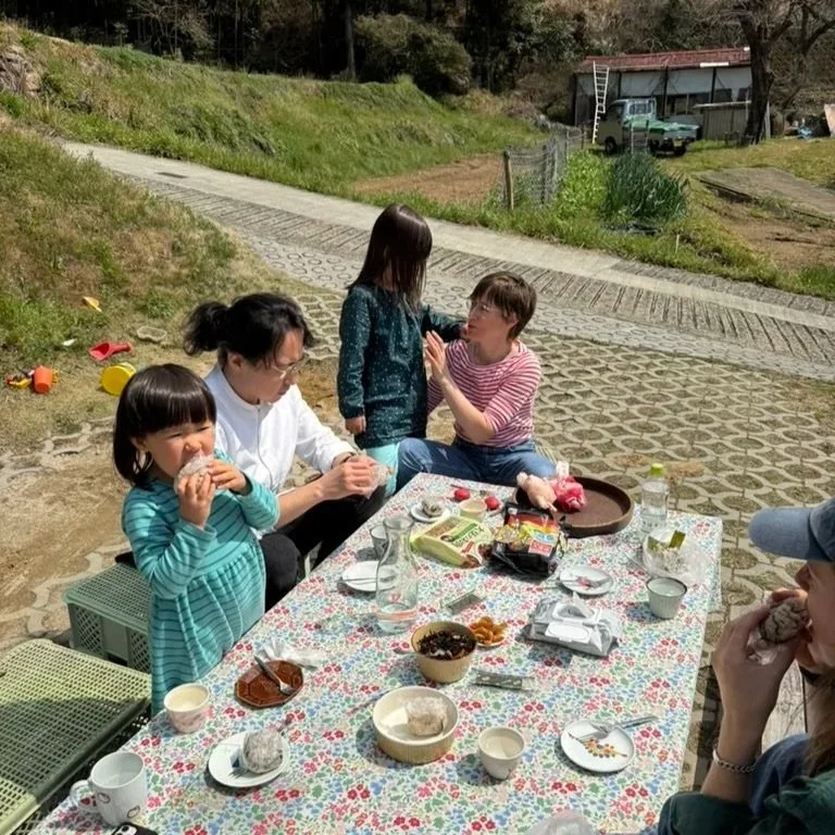 Studio Wani Picnic