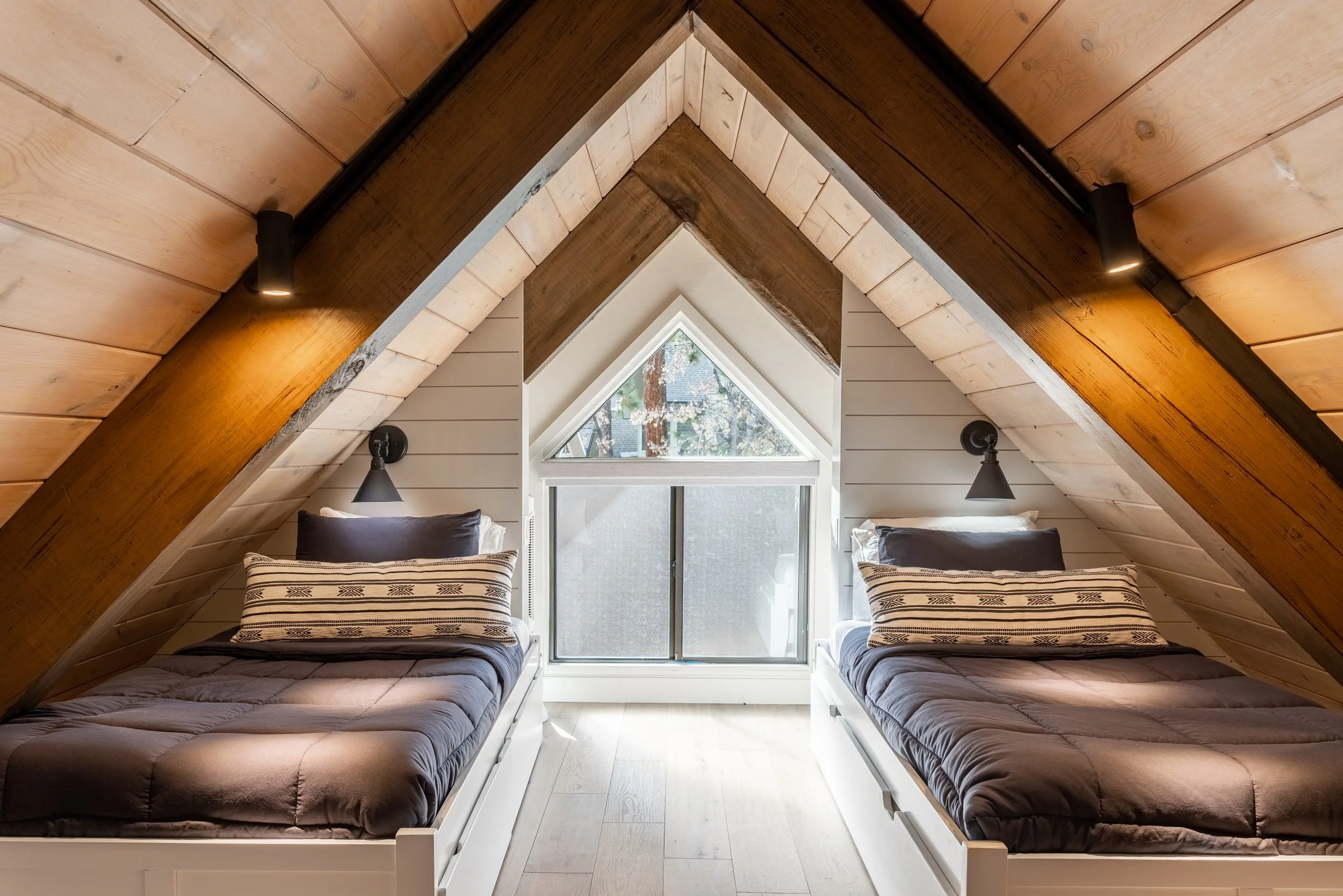 00017 Bott Design - Unit 92.jpg