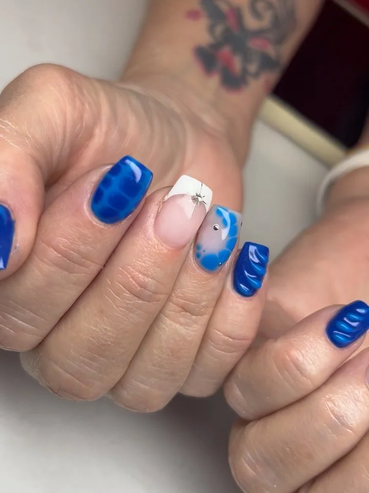 Where are my square girlies at?!? 

#nailart #utahnailtech #nailartist #coolgirlnails #squarenails